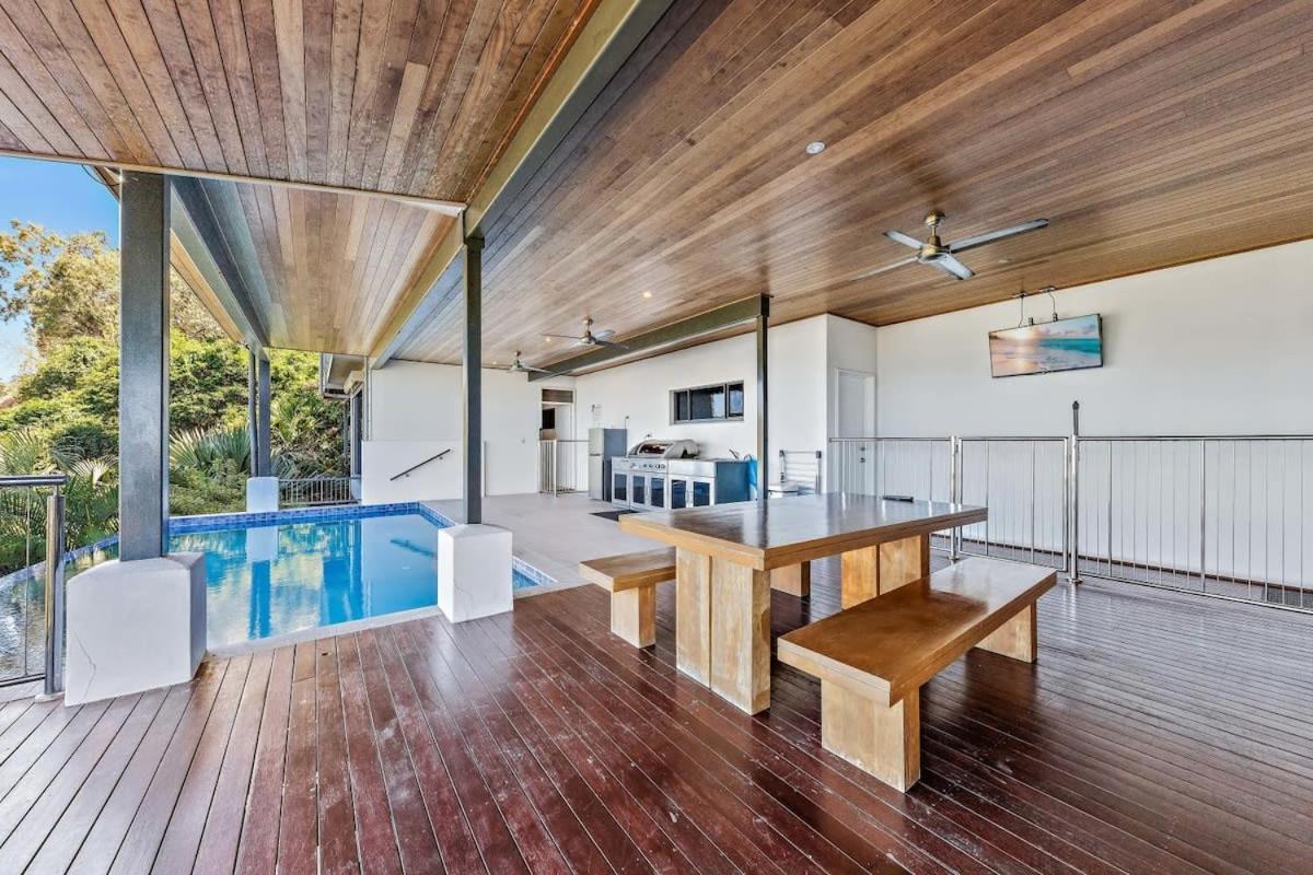 15 Kara - Luxurious With Million Dollar Views Holiday home *