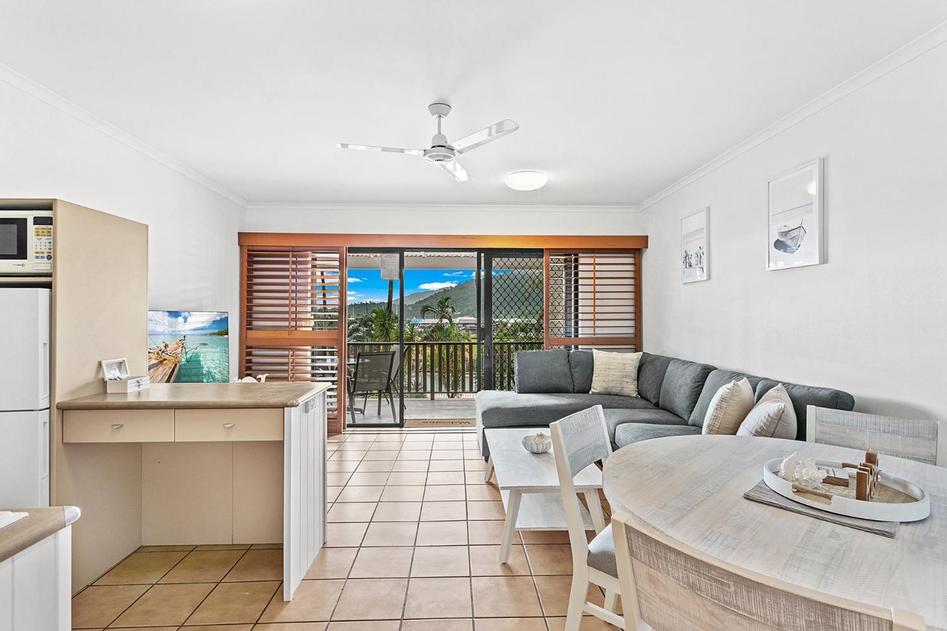 Apartment Sunset Oasis Airlie Beach