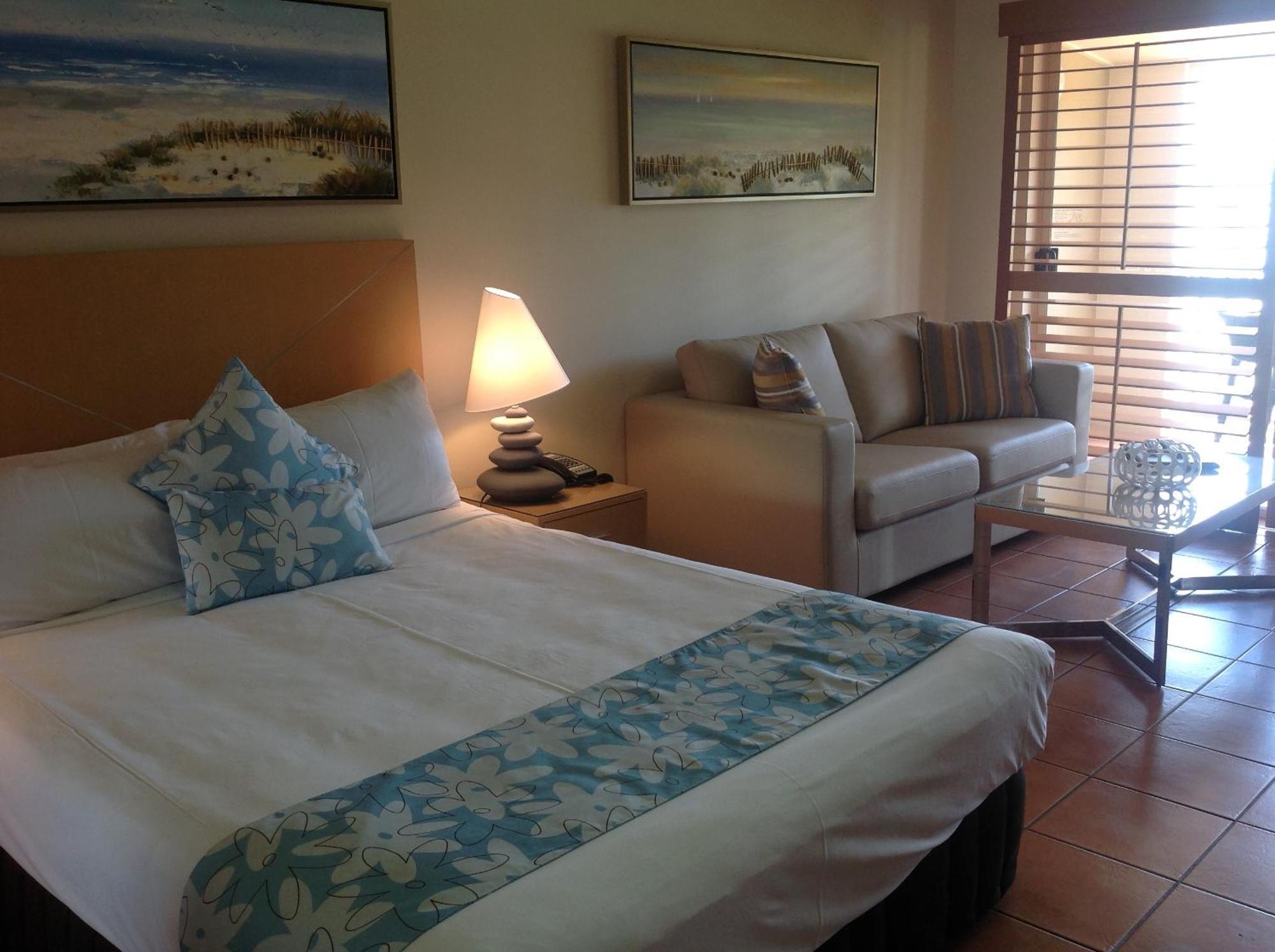 At Boathaven Bay 4* Airlie Beach