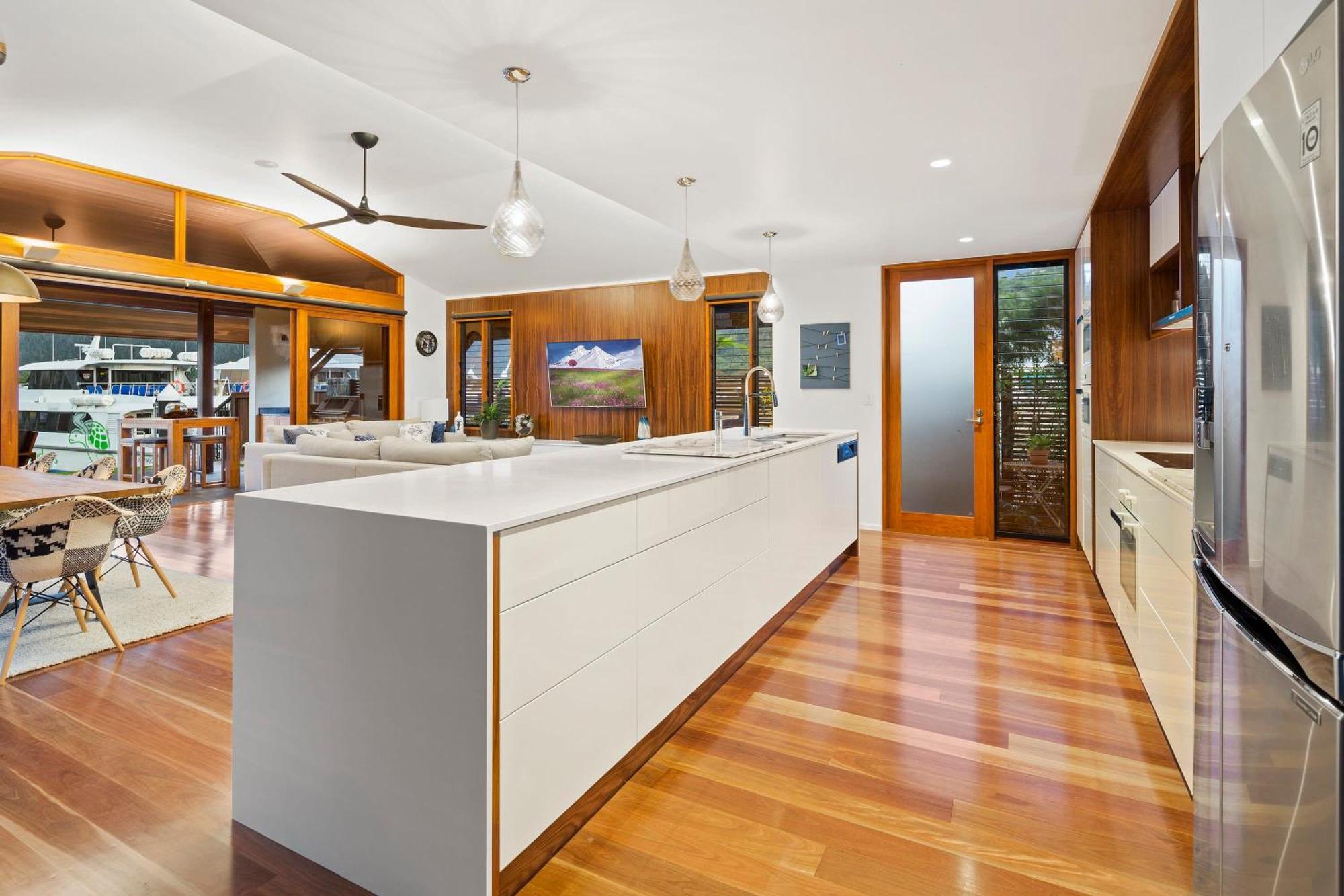23 The Cove - Whitsunday Waterfront Living Holiday home Airlie Beach