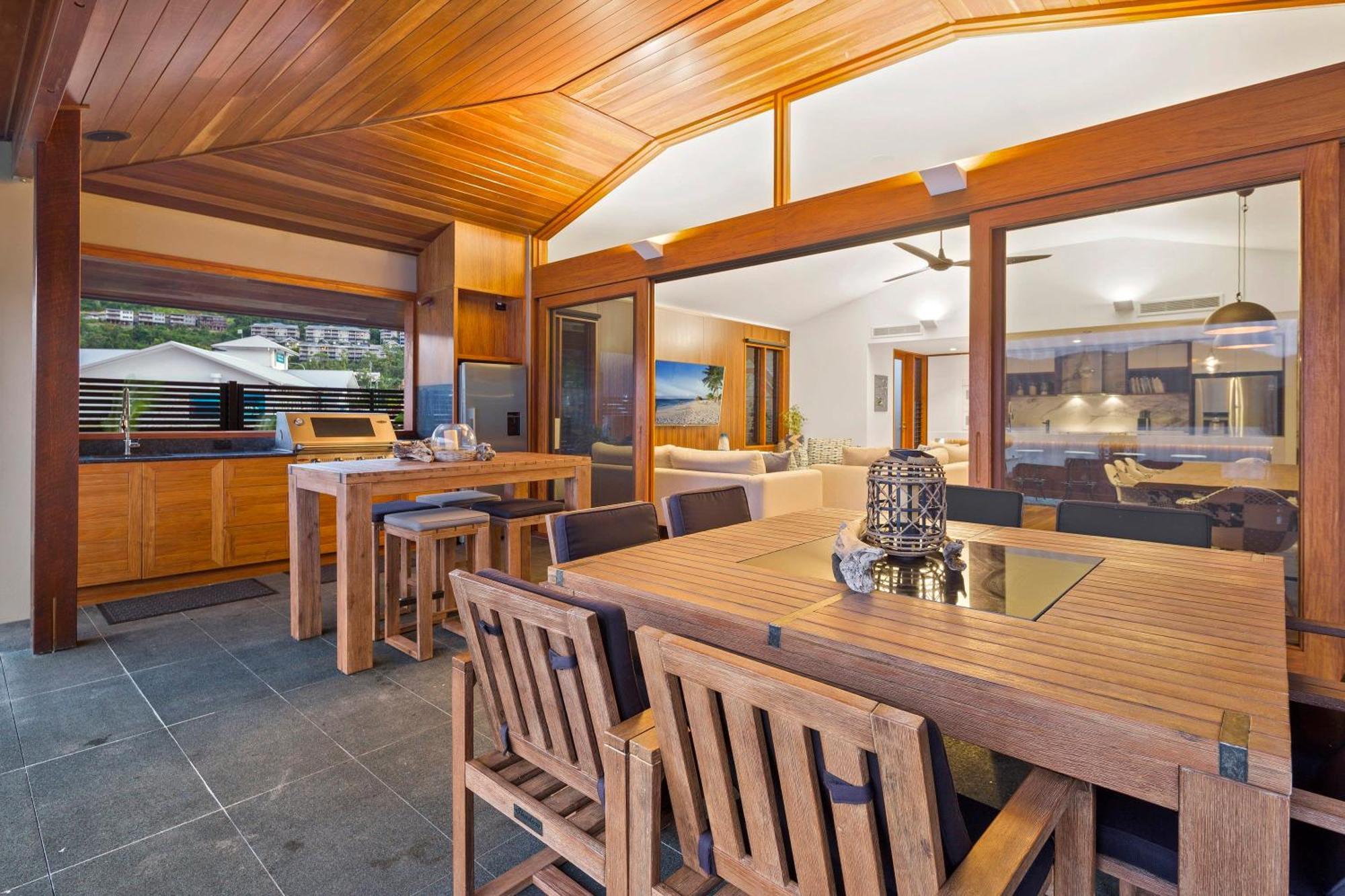 23 The Cove - Whitsunday Waterfront Living *