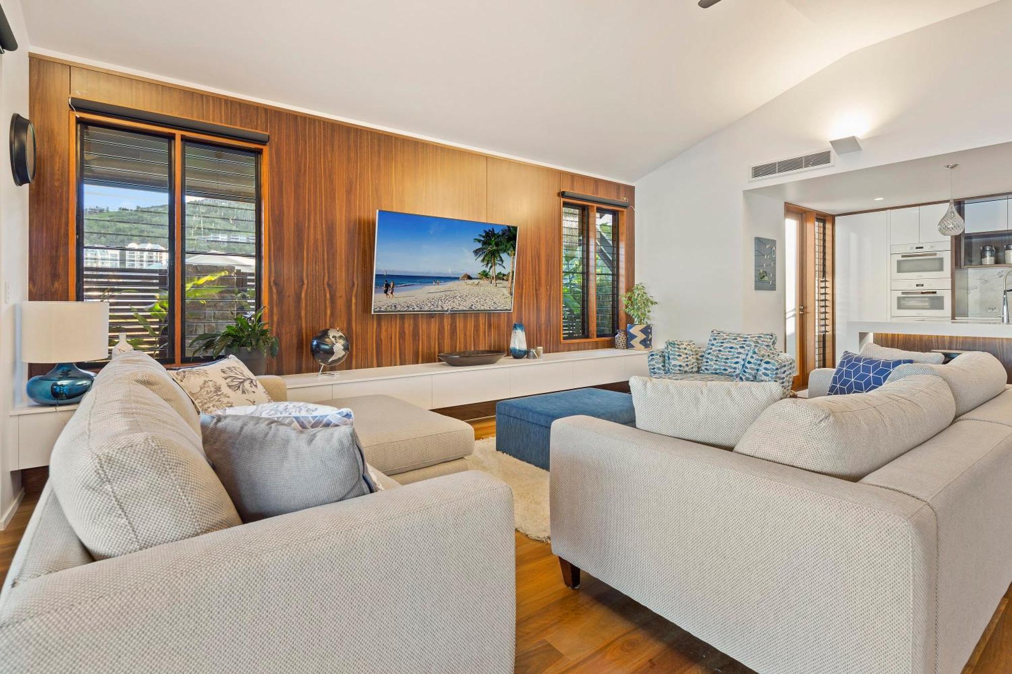 Holiday home 23 The Cove - Whitsunday Waterfront Living