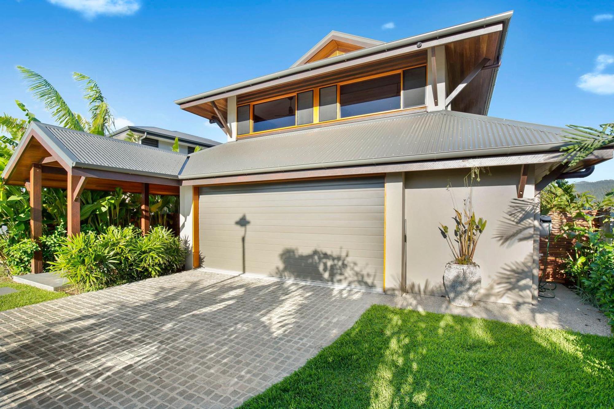 Holiday home 23 The Cove - Whitsunday Waterfront Living *