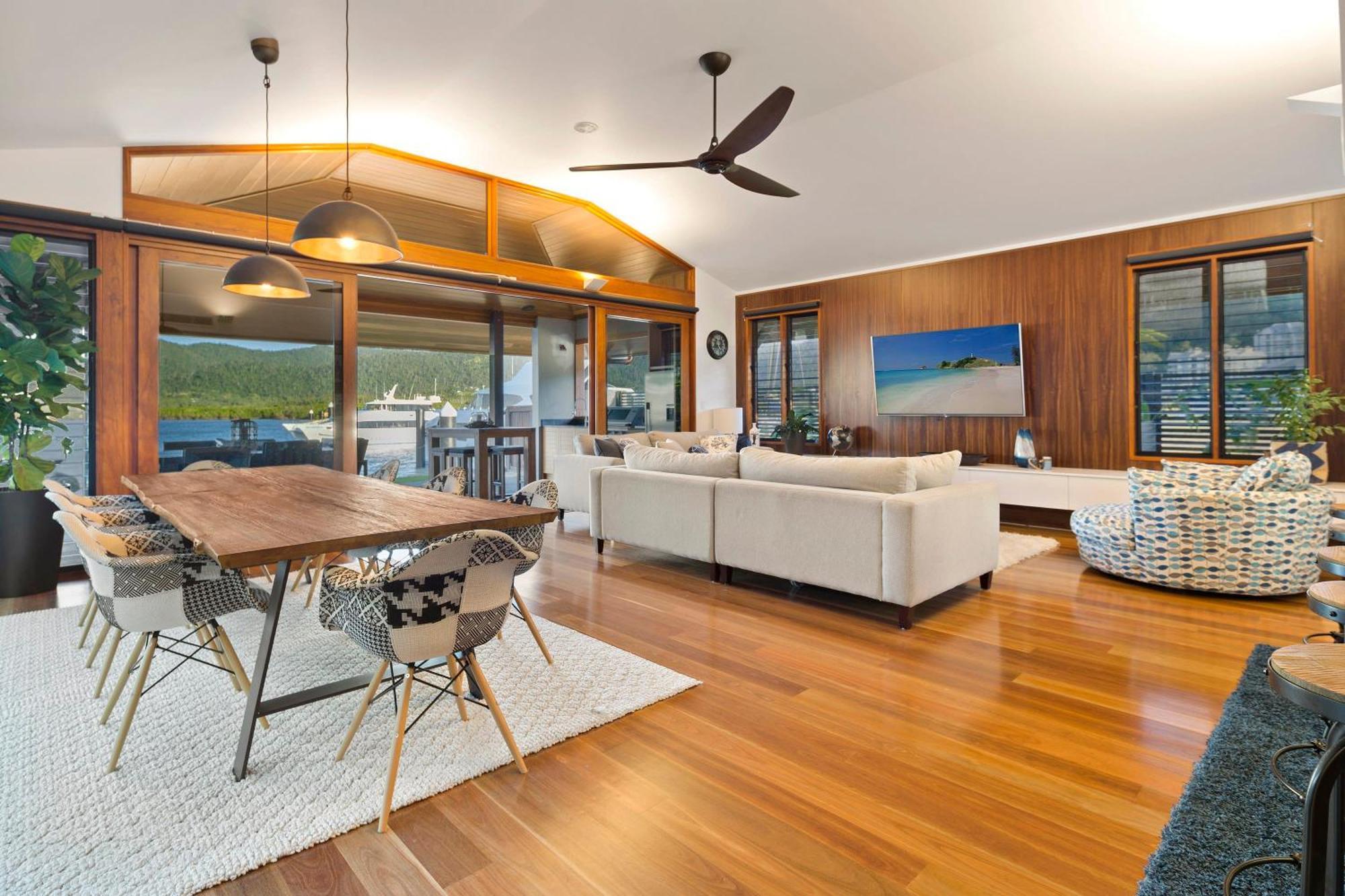 Holiday home 23 The Cove - Whitsunday Waterfront Living *