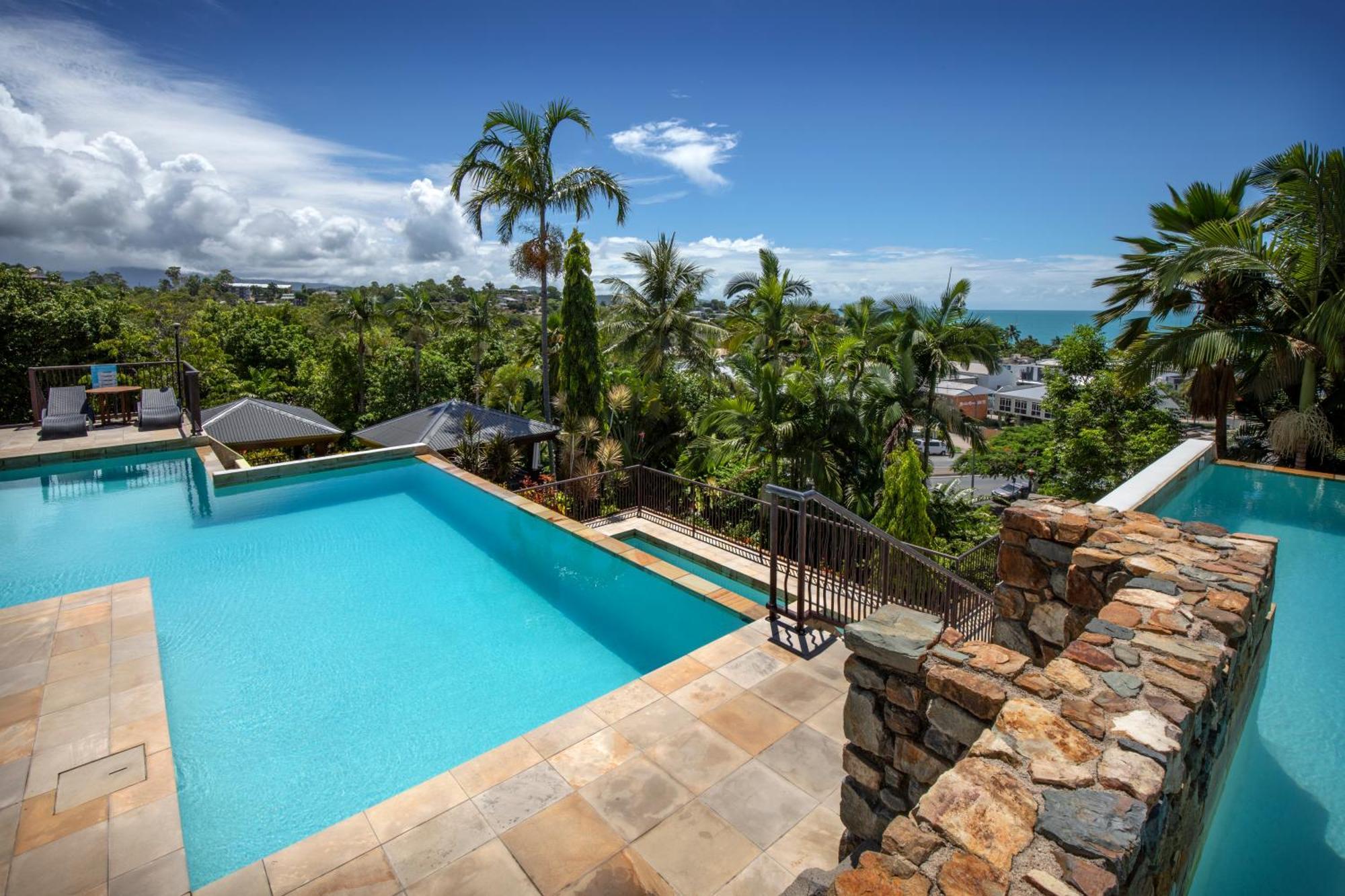 Airlie Horizon Apartment