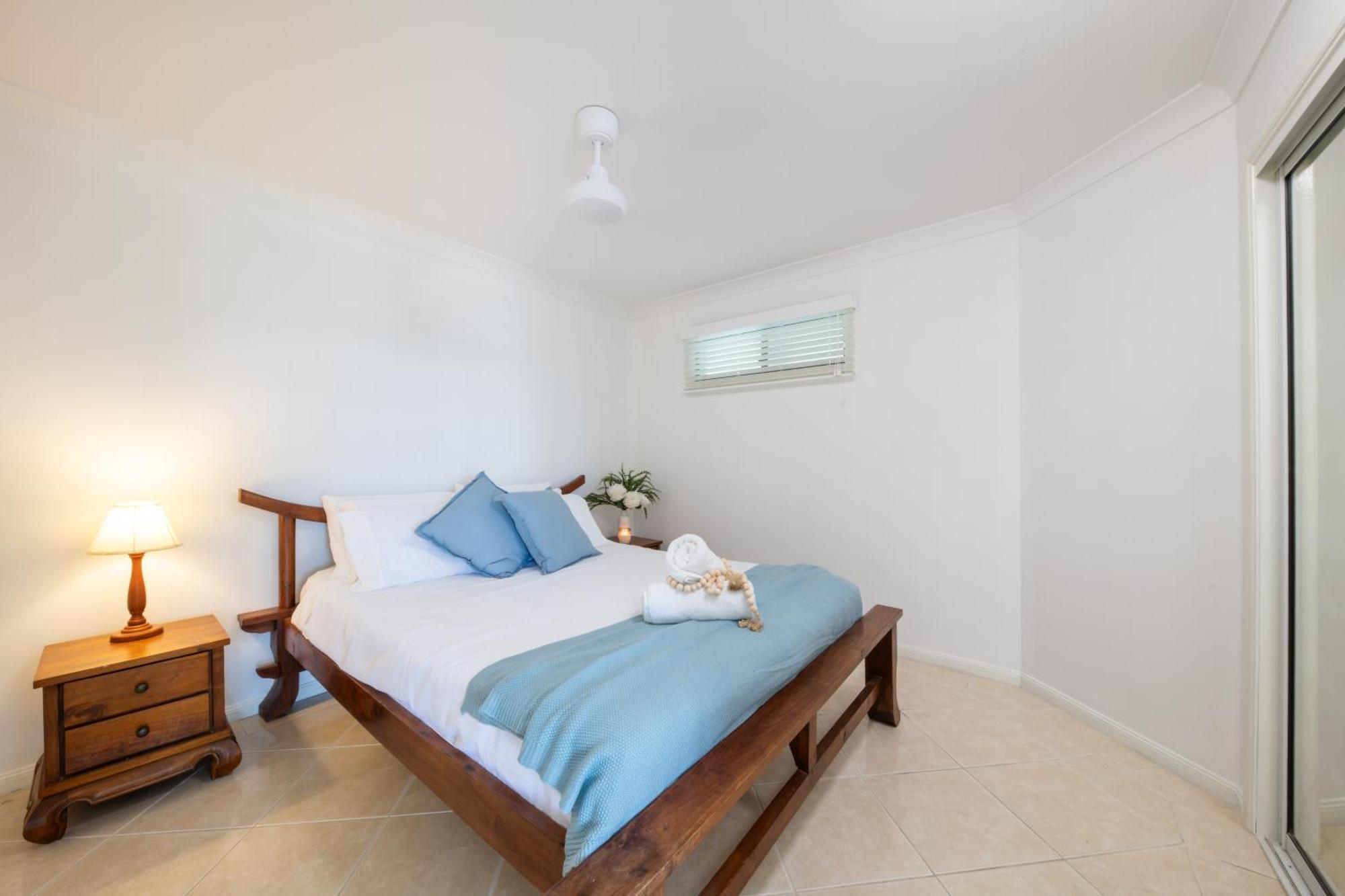 Waters Edge Penthouse Apartment Airlie Beach