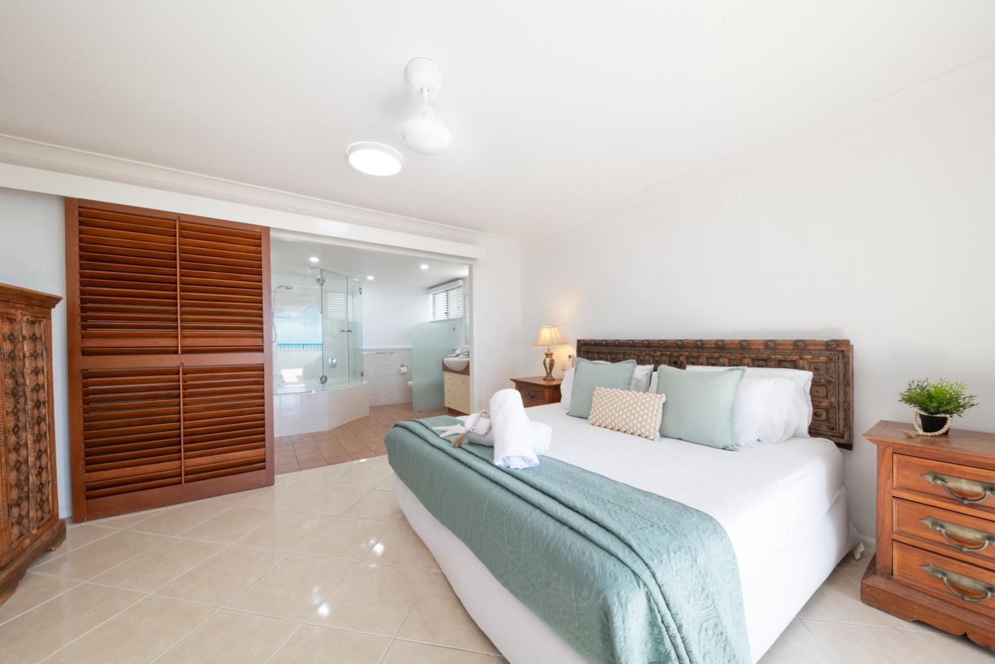 Apartment Waters Edge Penthouse Airlie Beach