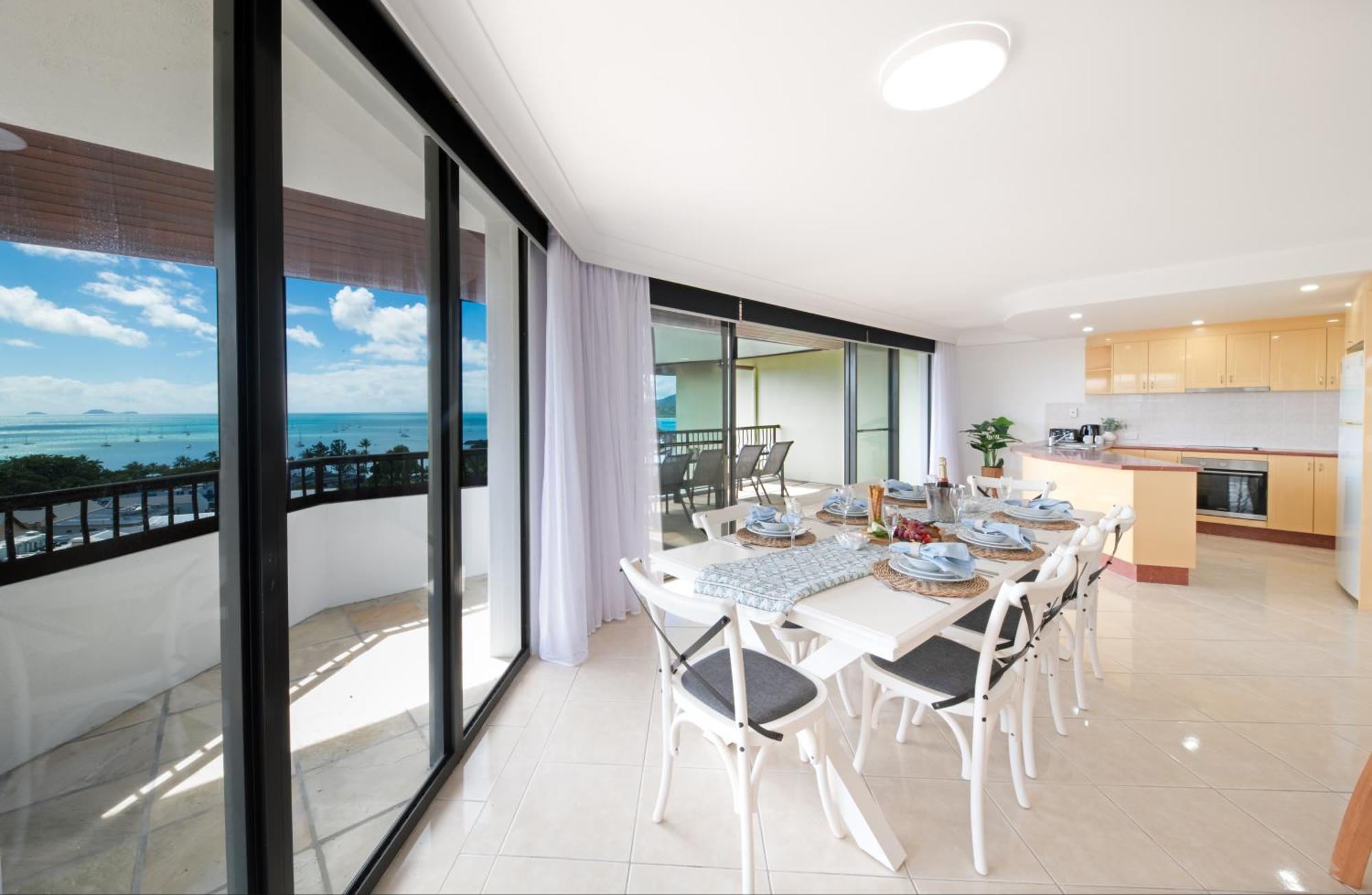 Waters Edge Penthouse Apartment *