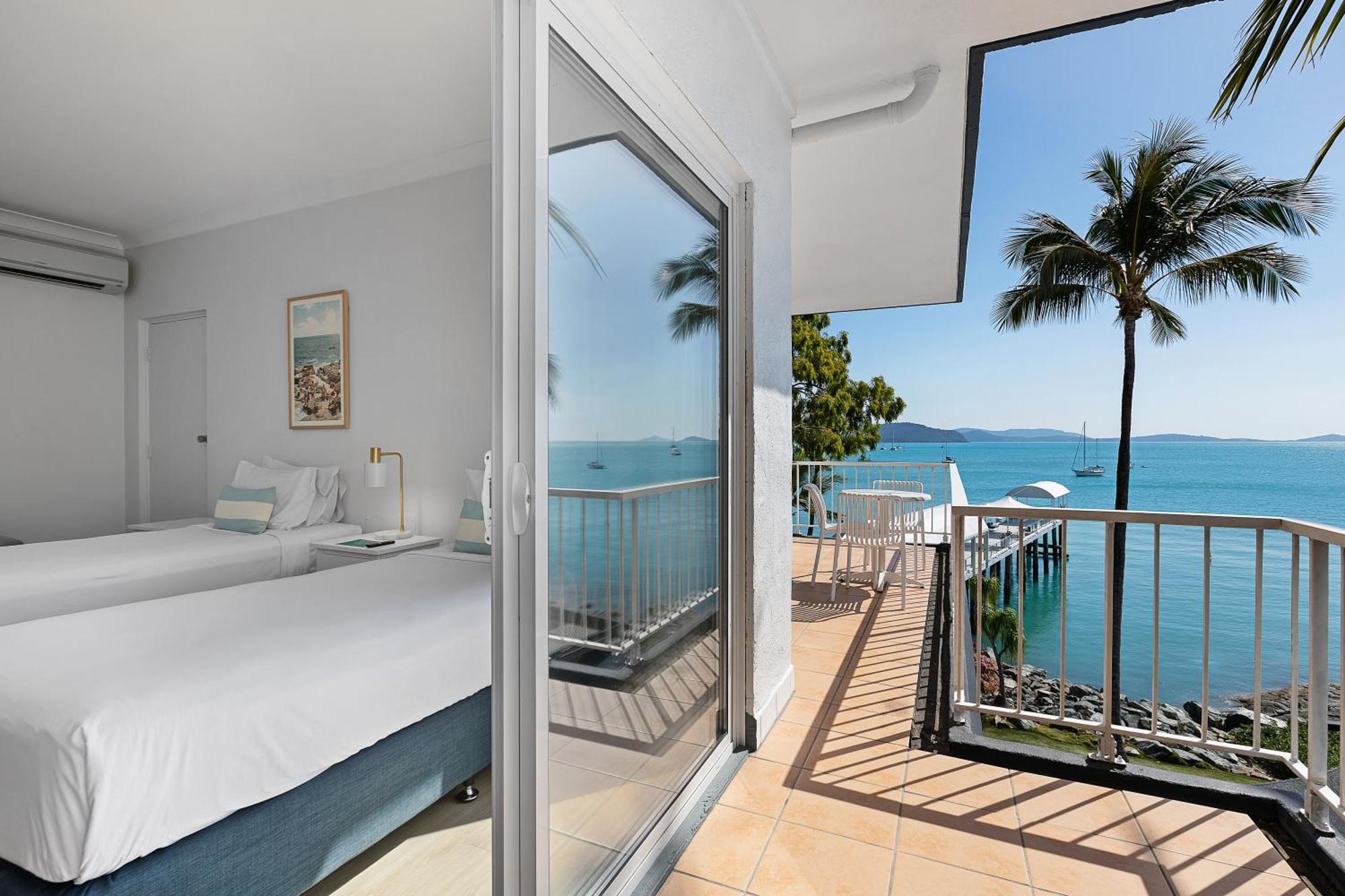 Resort Coral Sea