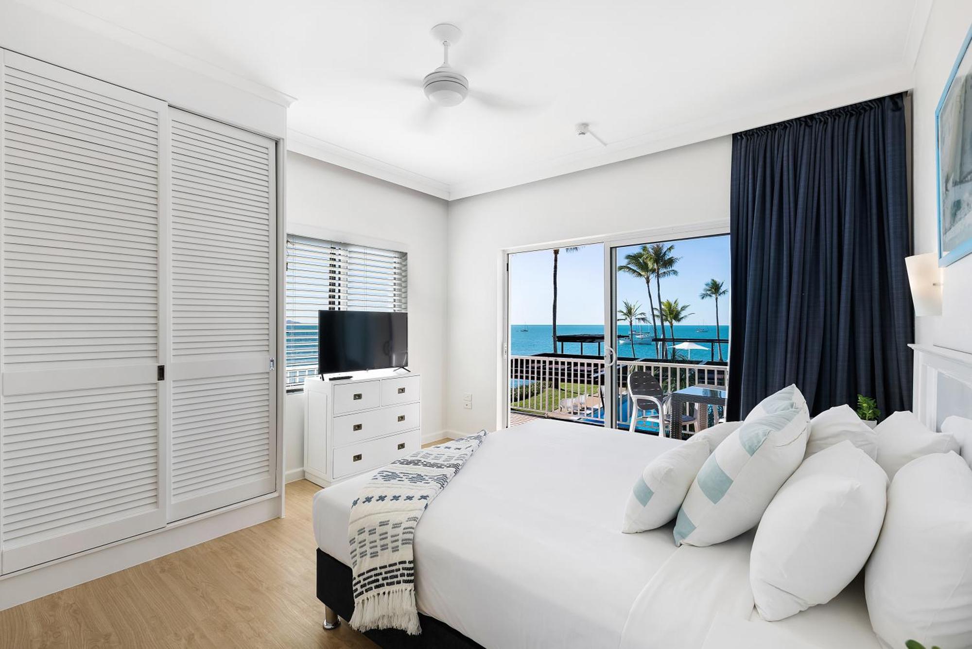 Coral Sea 4* Airlie Beach