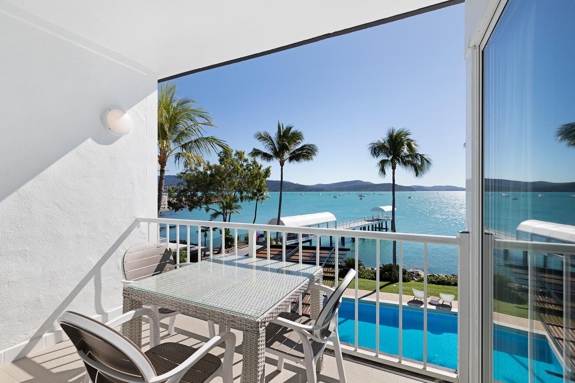 Resort Coral Sea
