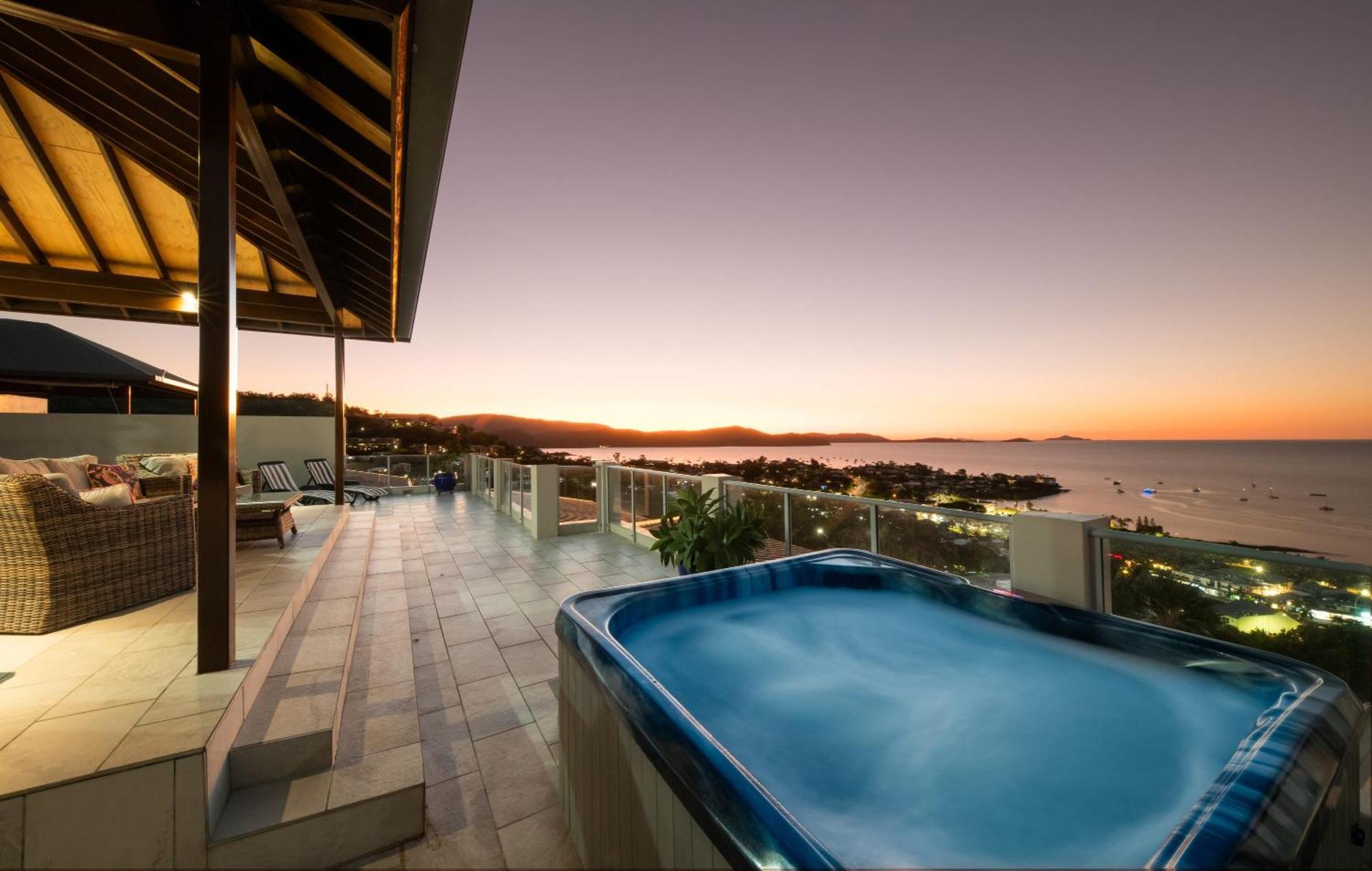 Amazing Penthouse With Whitsundays Lifestyle Apartment *