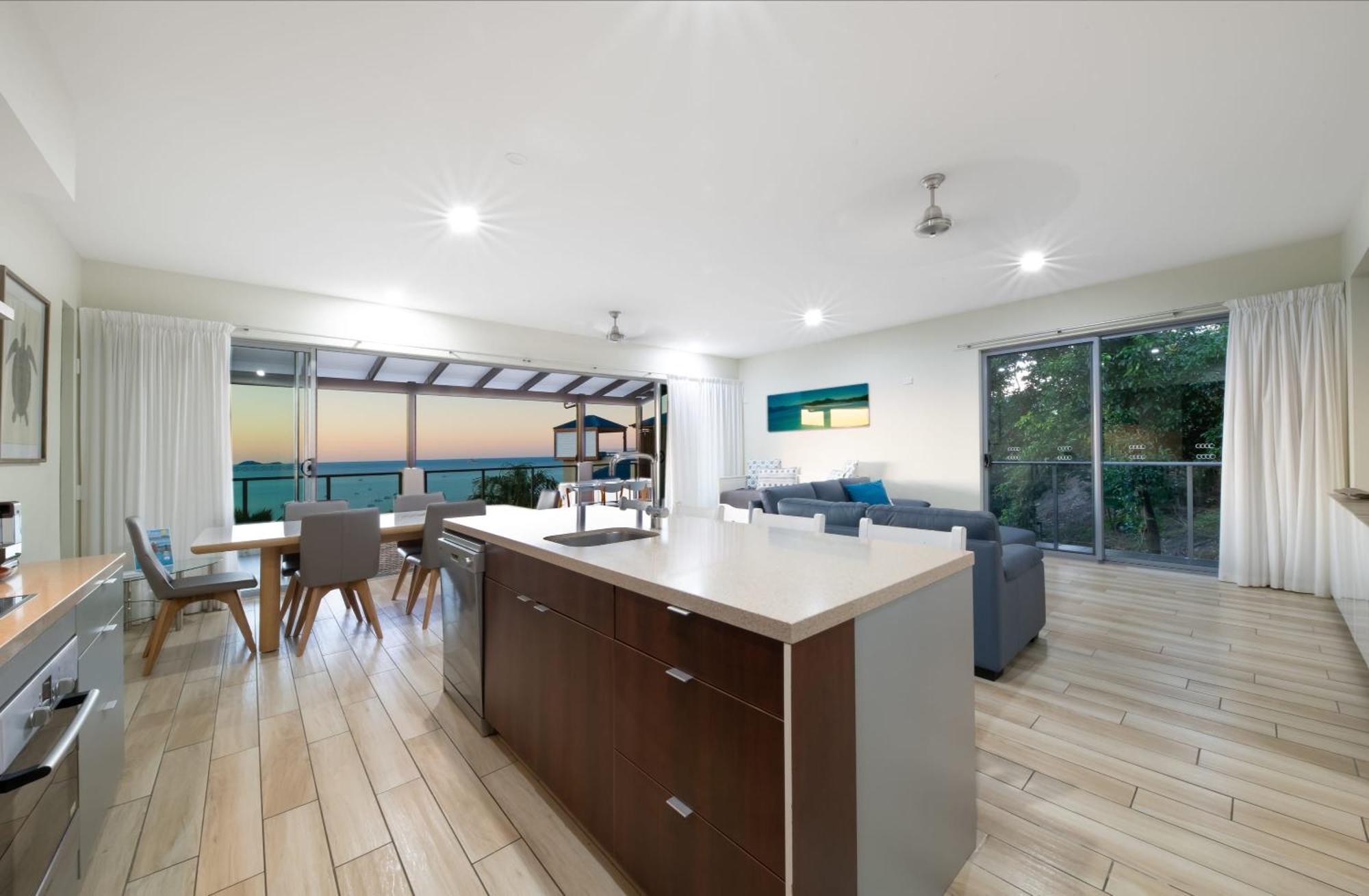 Amazing Penthouse With Whitsundays Lifestyle Apartment *