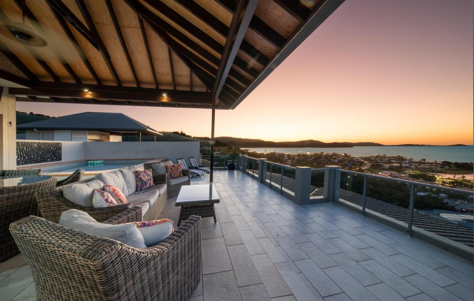 Amazing Penthouse With Whitsundays Lifestyle
