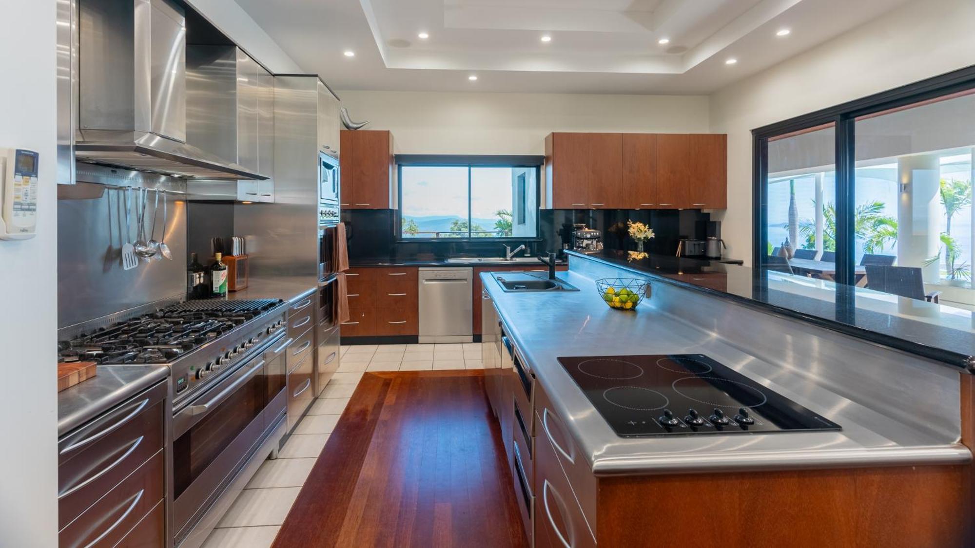 Holiday home Parc Exclusif, Airlie - 360 Island Views From A Mountain Airlie Beach