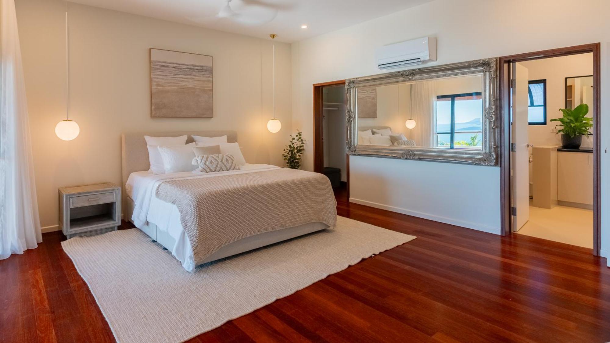 Parc Exclusif, Airlie - 360 Island Views From A Mountain Holiday home *