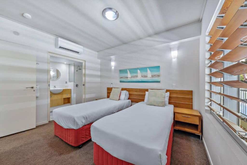 Sea Whisper On Airlie Apartment *