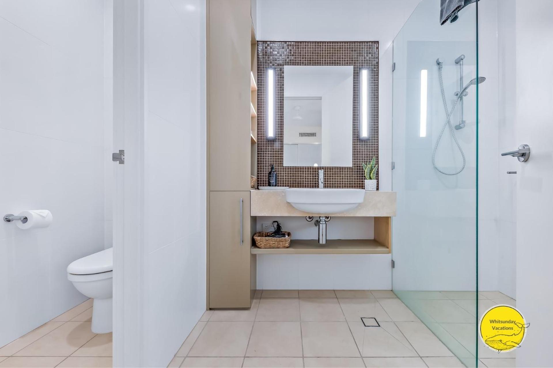 Apartment Penthouse Living At The Port Of Airlie Airlie Beach