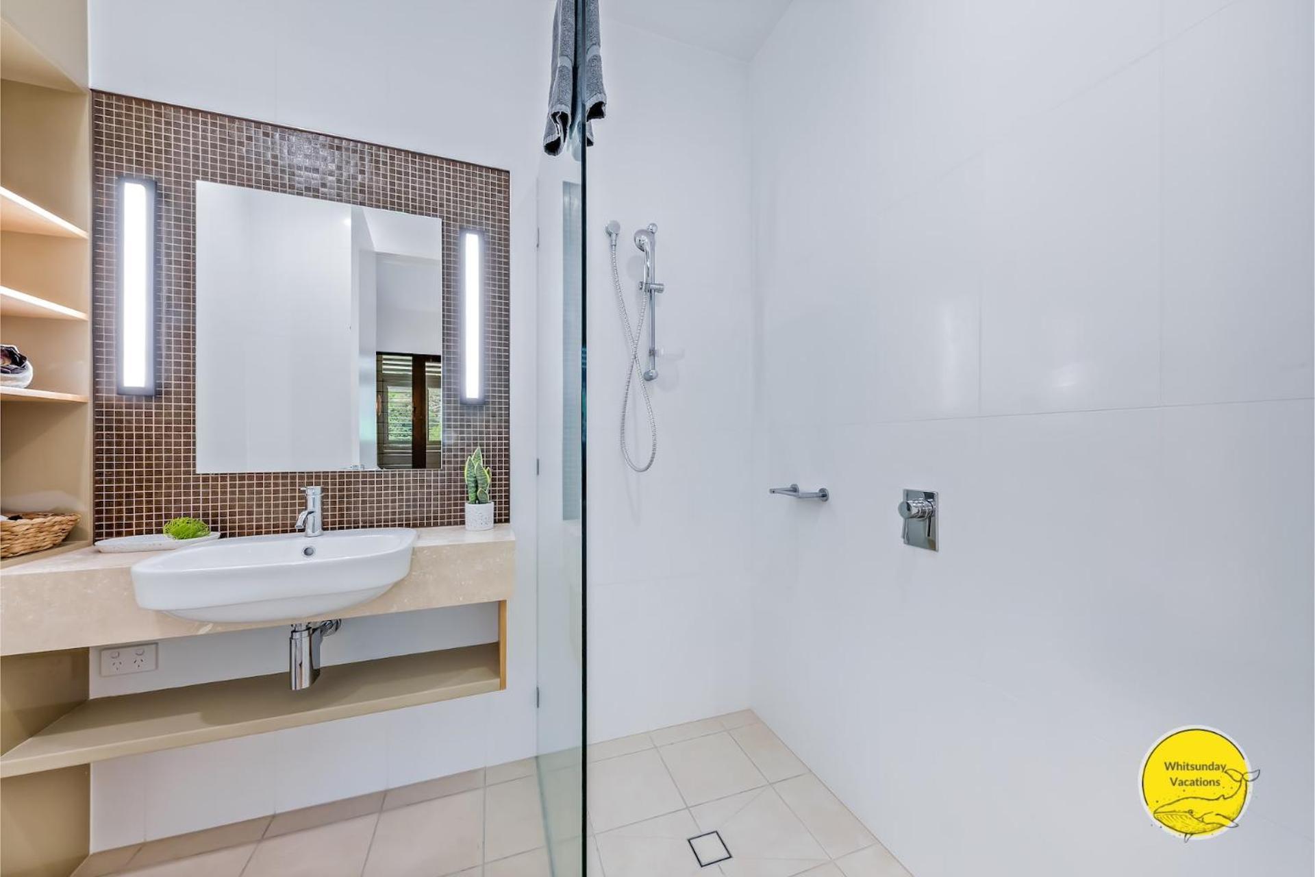 Penthouse Living At The Port Of Airlie * Airlie Beach