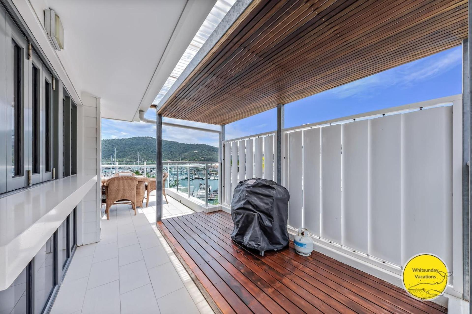 Penthouse Living At The Port Of Airlie *