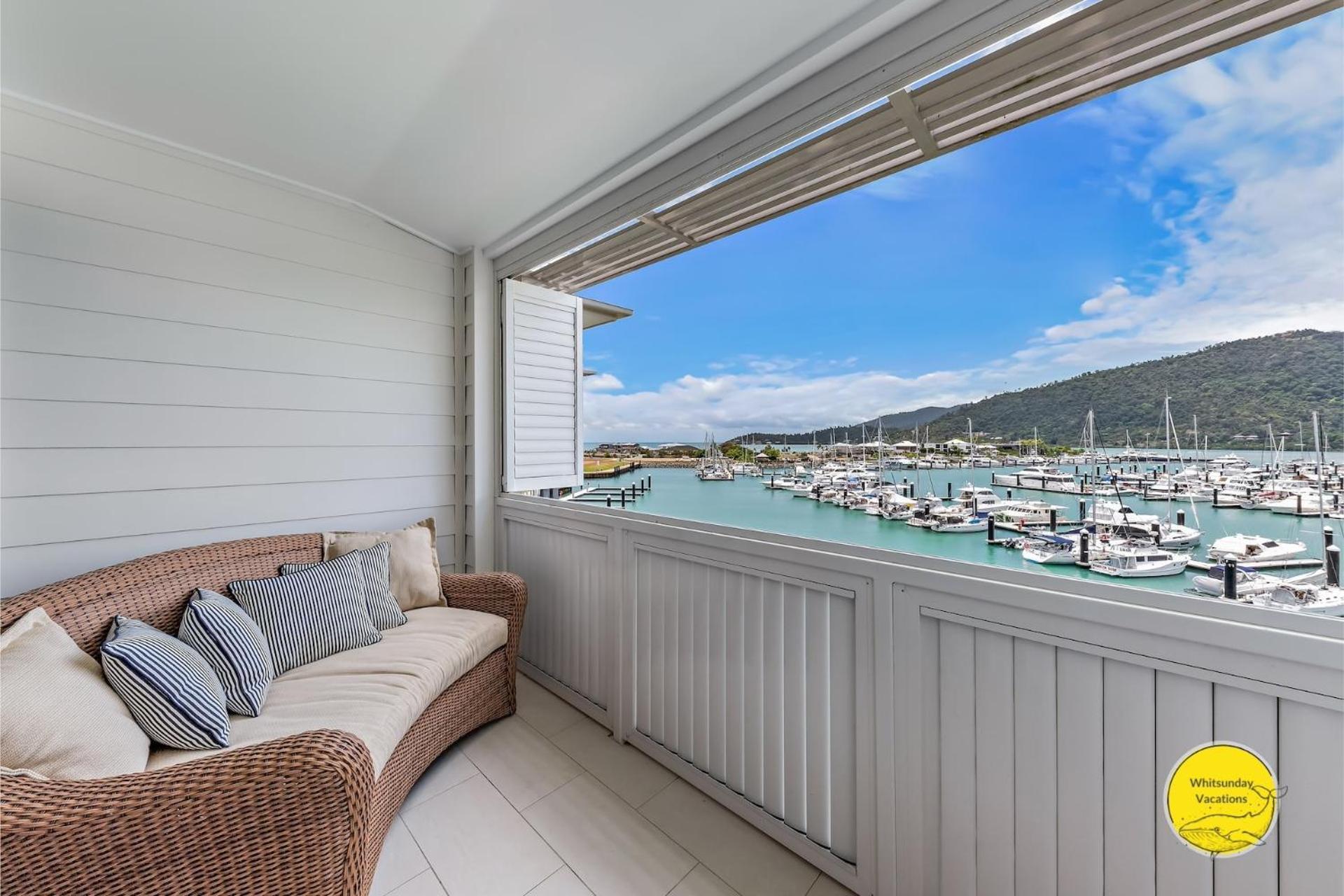Penthouse Living At The Port Of Airlie Apartment *