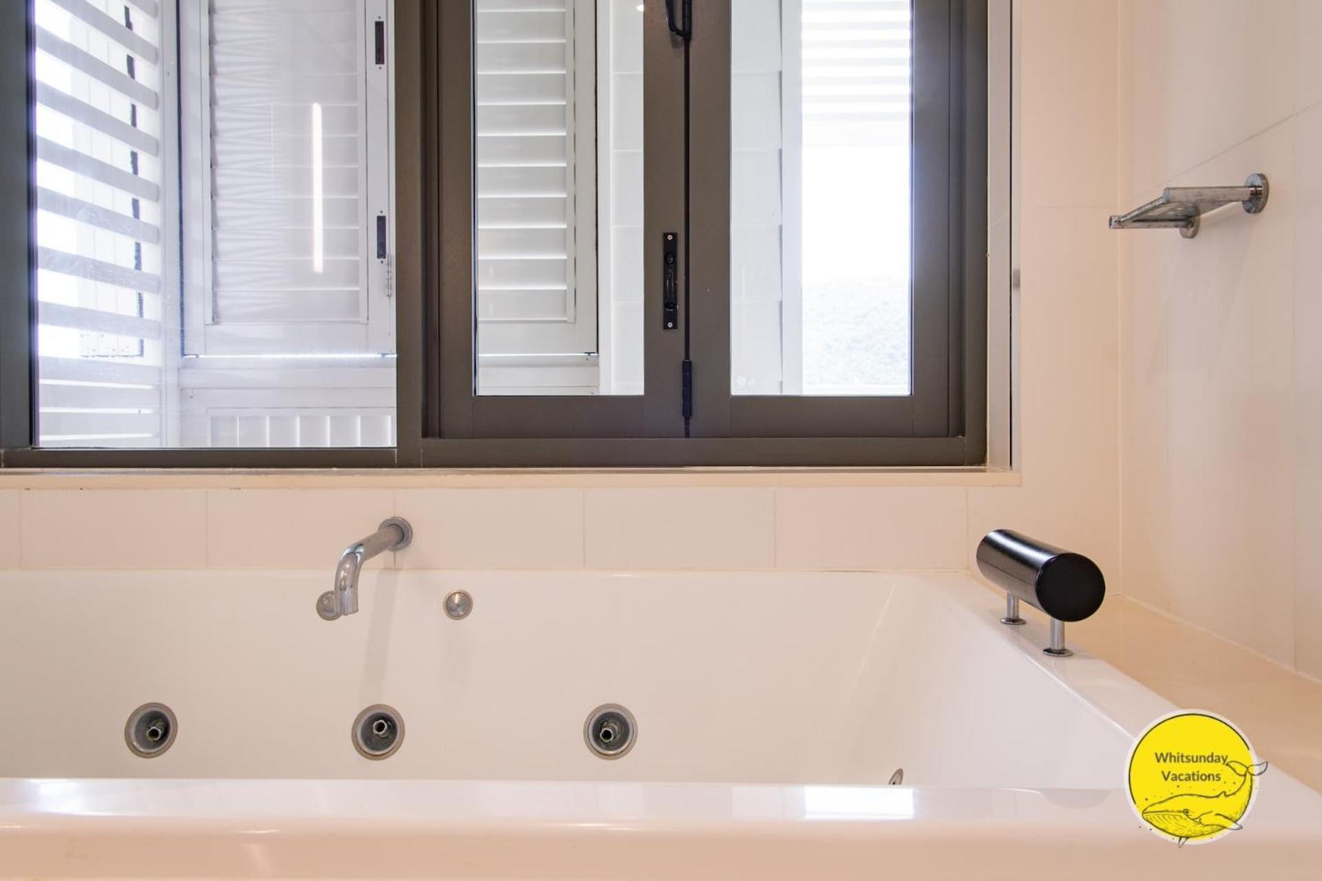 2 Bedroom Penthouse At The Boathouse Apartment Airlie Beach