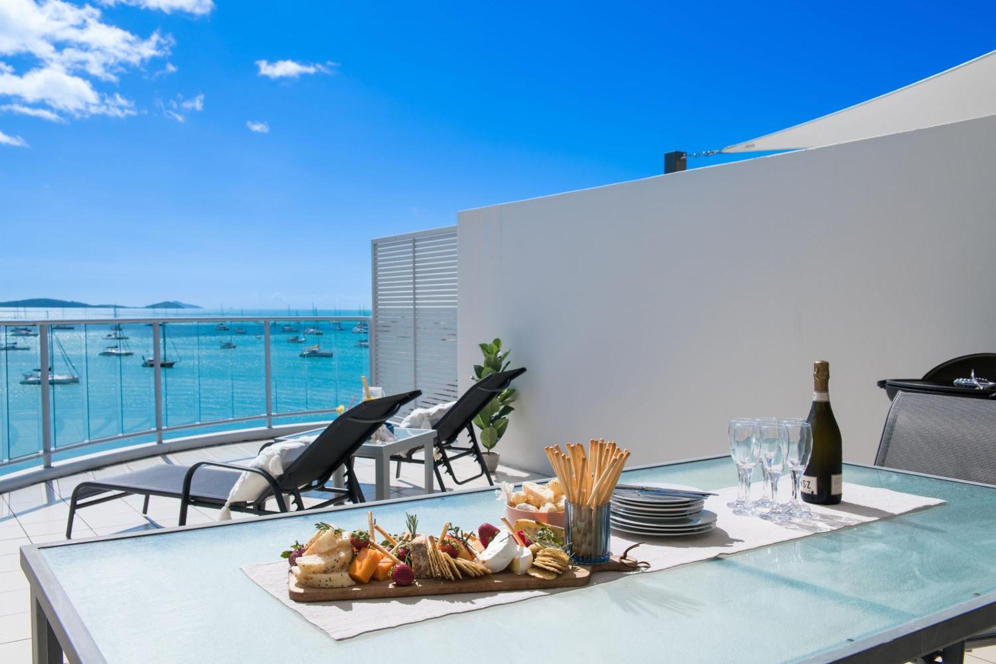 Penthouse Oasis On Airlie Apartment Airlie Beach