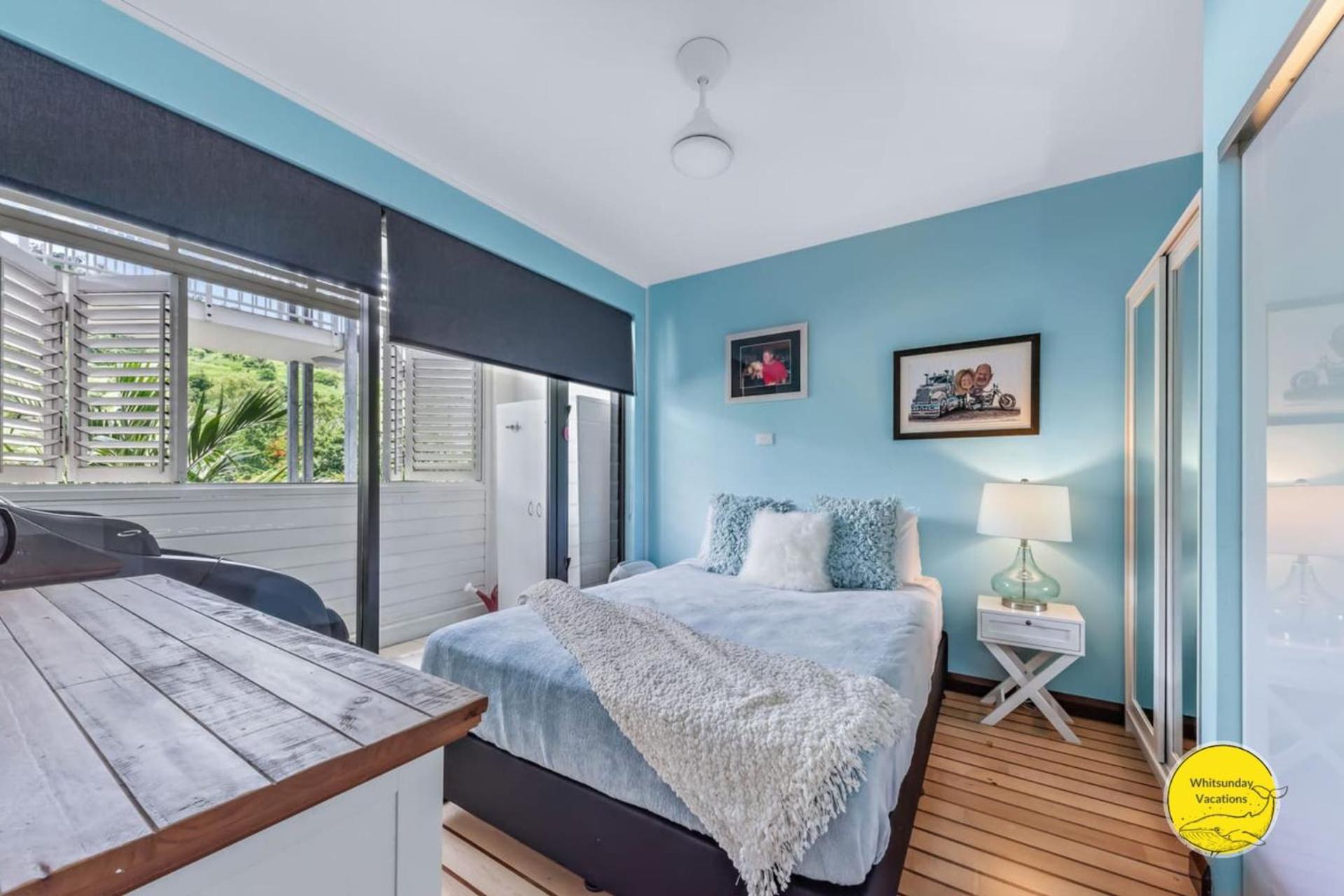Uninterrupted Marina Viiews At Port Of Airlie Apartment