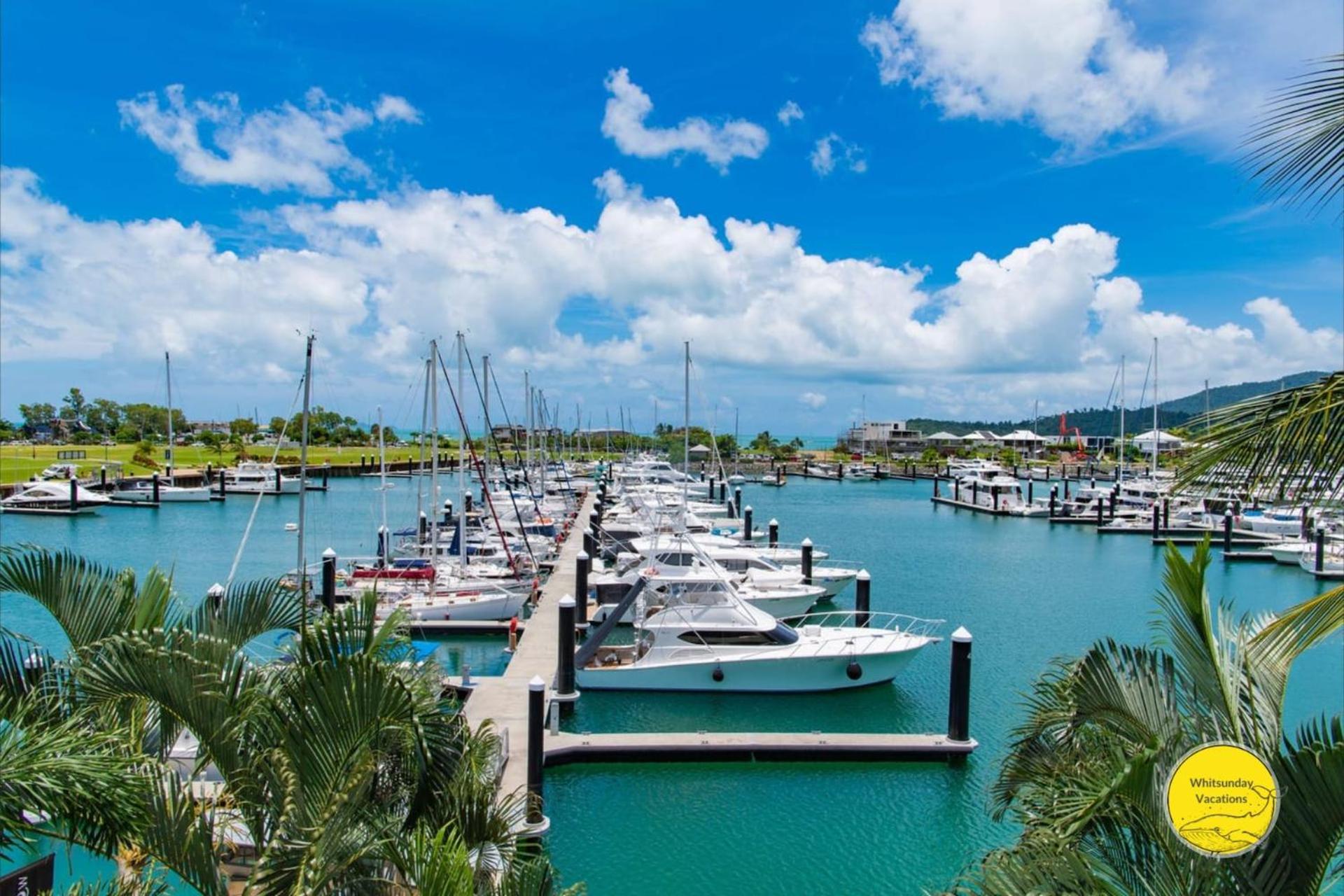 Uninterrupted Marina Viiews At Port Of Airlie Apartment