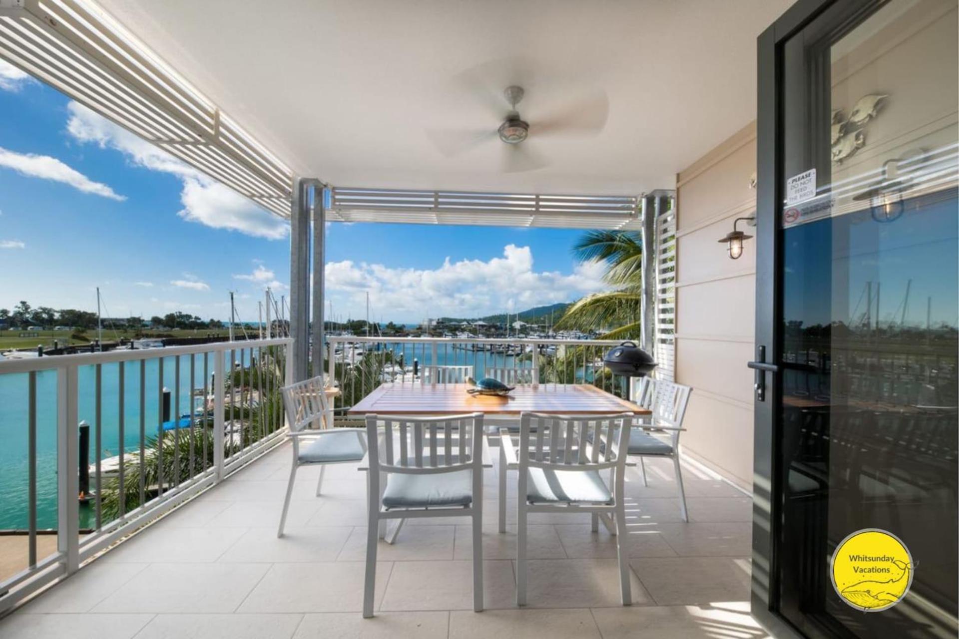 Uninterrupted Marina Viiews At Port Of Airlie Apartment
