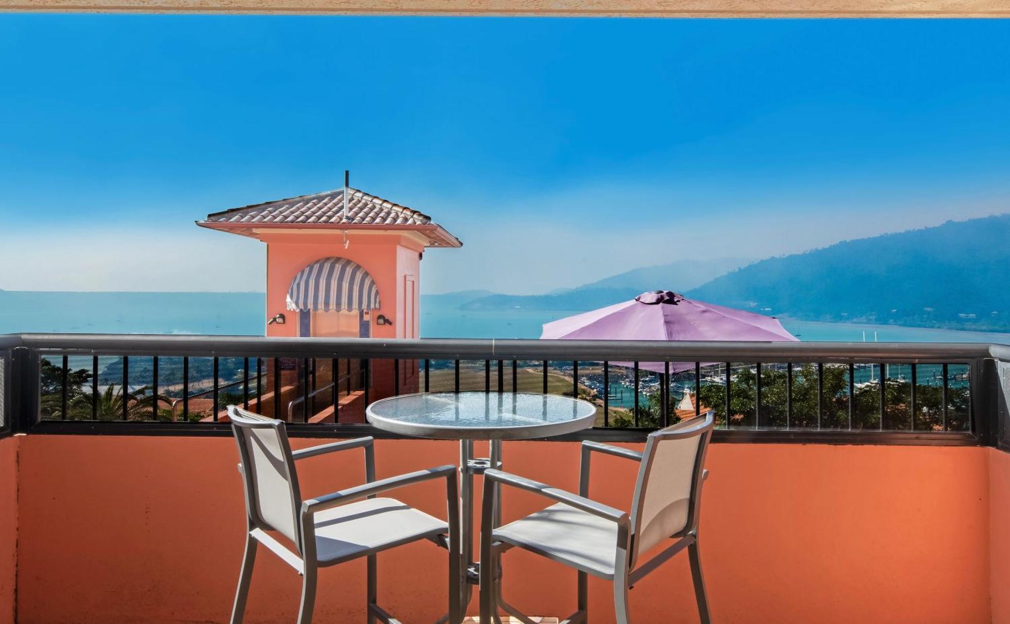 Martinique Whitsunday Resort 4*