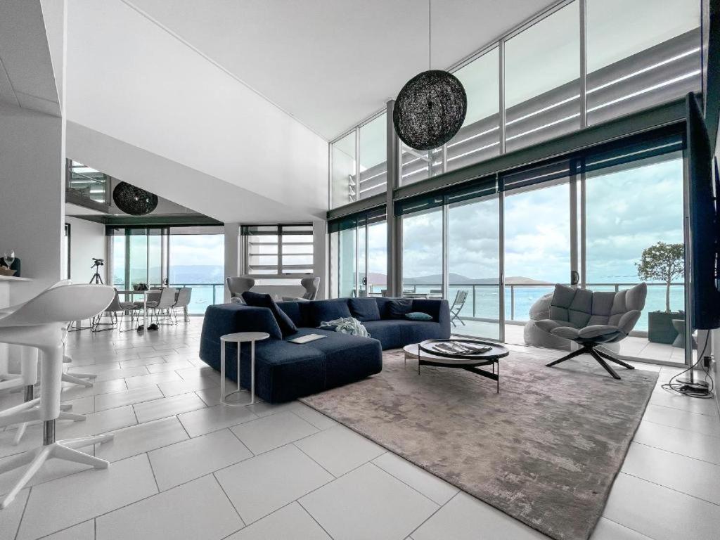 Peninsula Airlie 5*