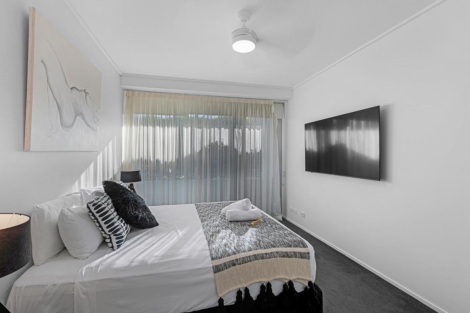 Peninsula Airlie 5*