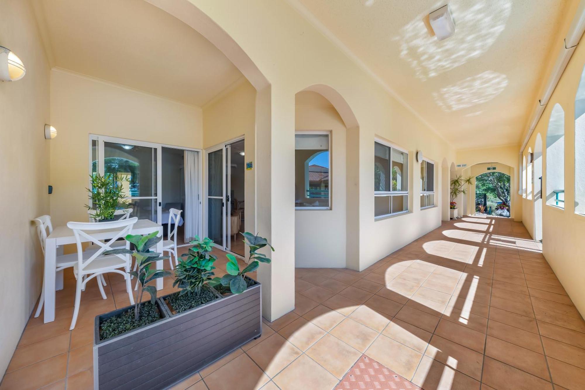 Shingley Poolside Retreat * Airlie Beach