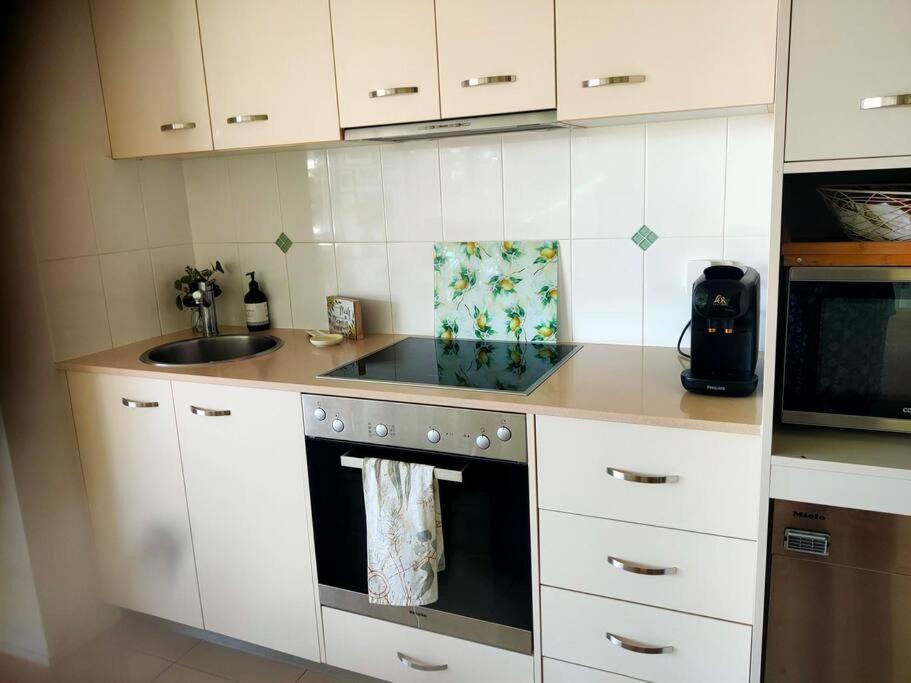 Belle Vue 12b Searene Beautiful View 2br Apartment Airlie Beach