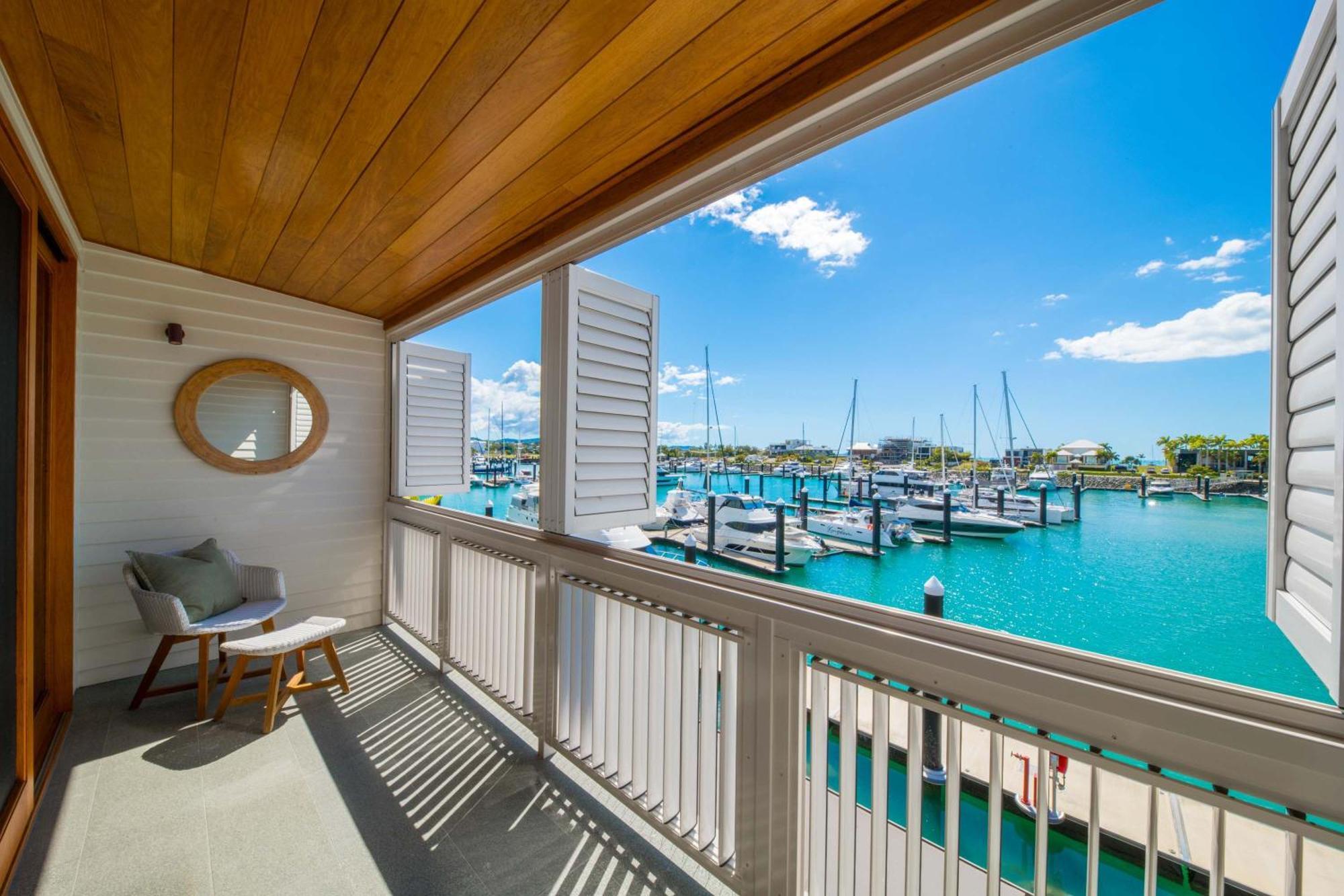 Holiday home Airlie Marina-front Luxury At 10 The Cove Airlie Beach