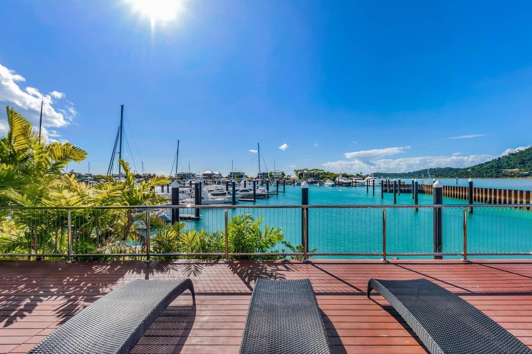 Airlie Marina-front Luxury At 10 The Cove *