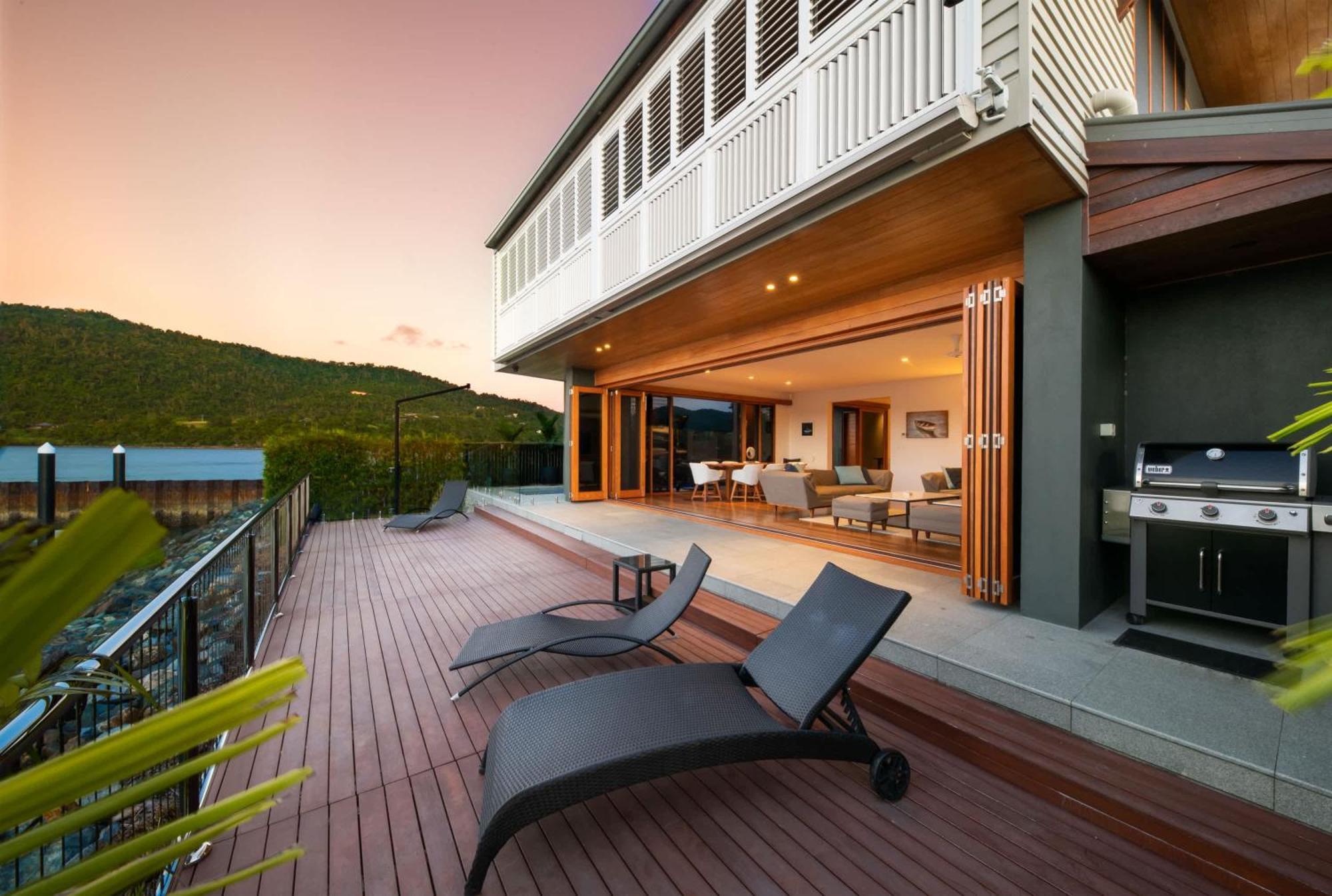 Airlie Marina-front Luxury At 10 The Cove Holiday home Airlie Beach