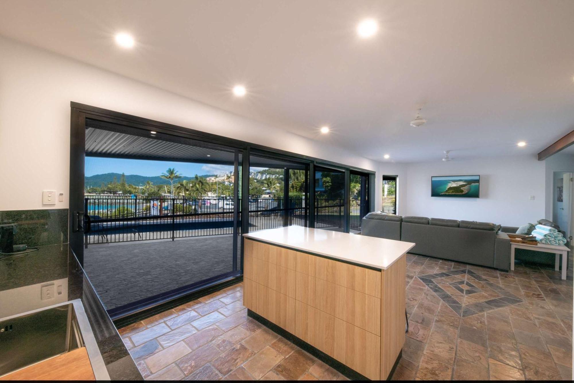 Day Dreaming - Mazlin House Holiday home Airlie Beach
