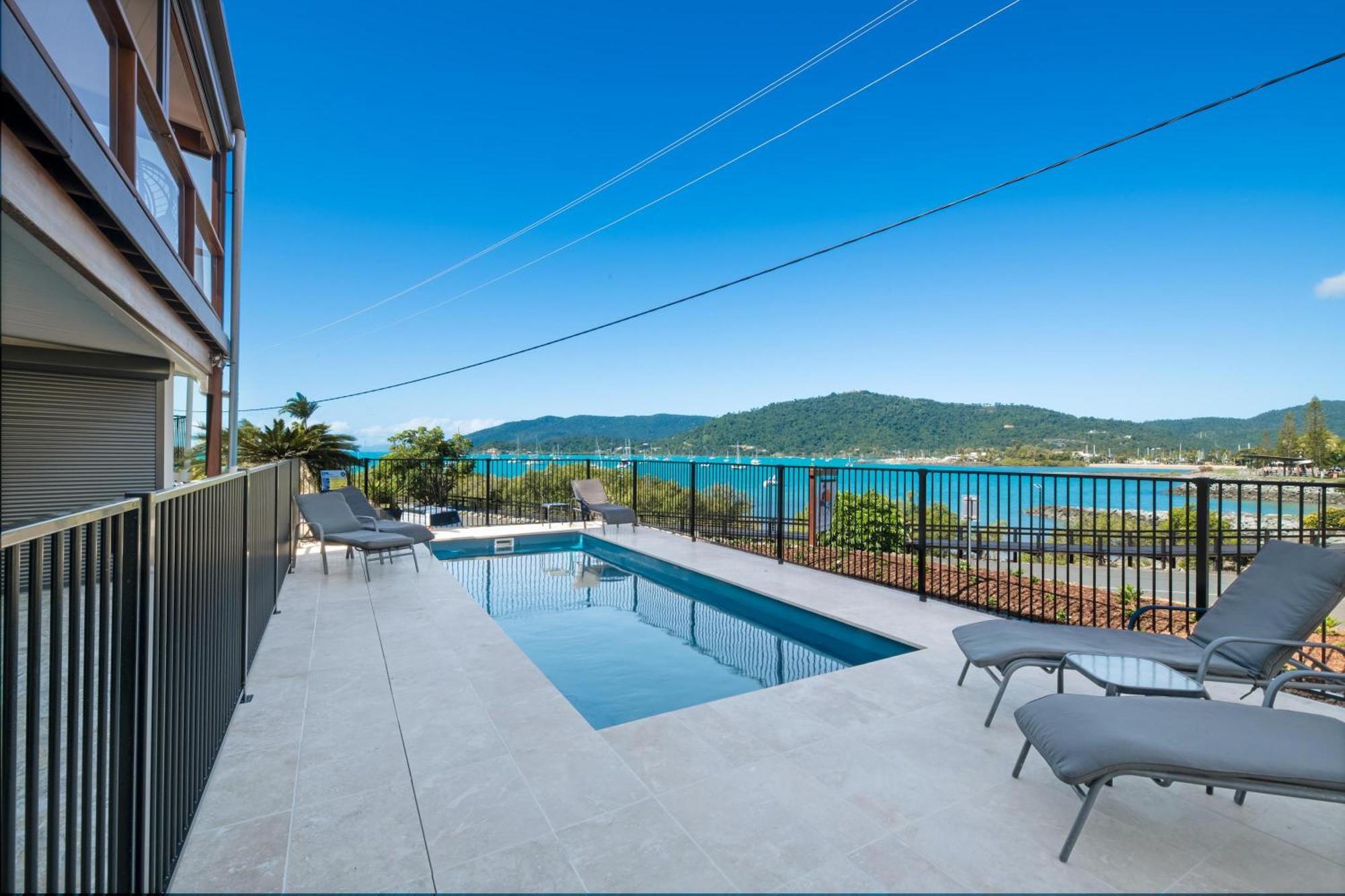 Day Dreaming - Mazlin House *