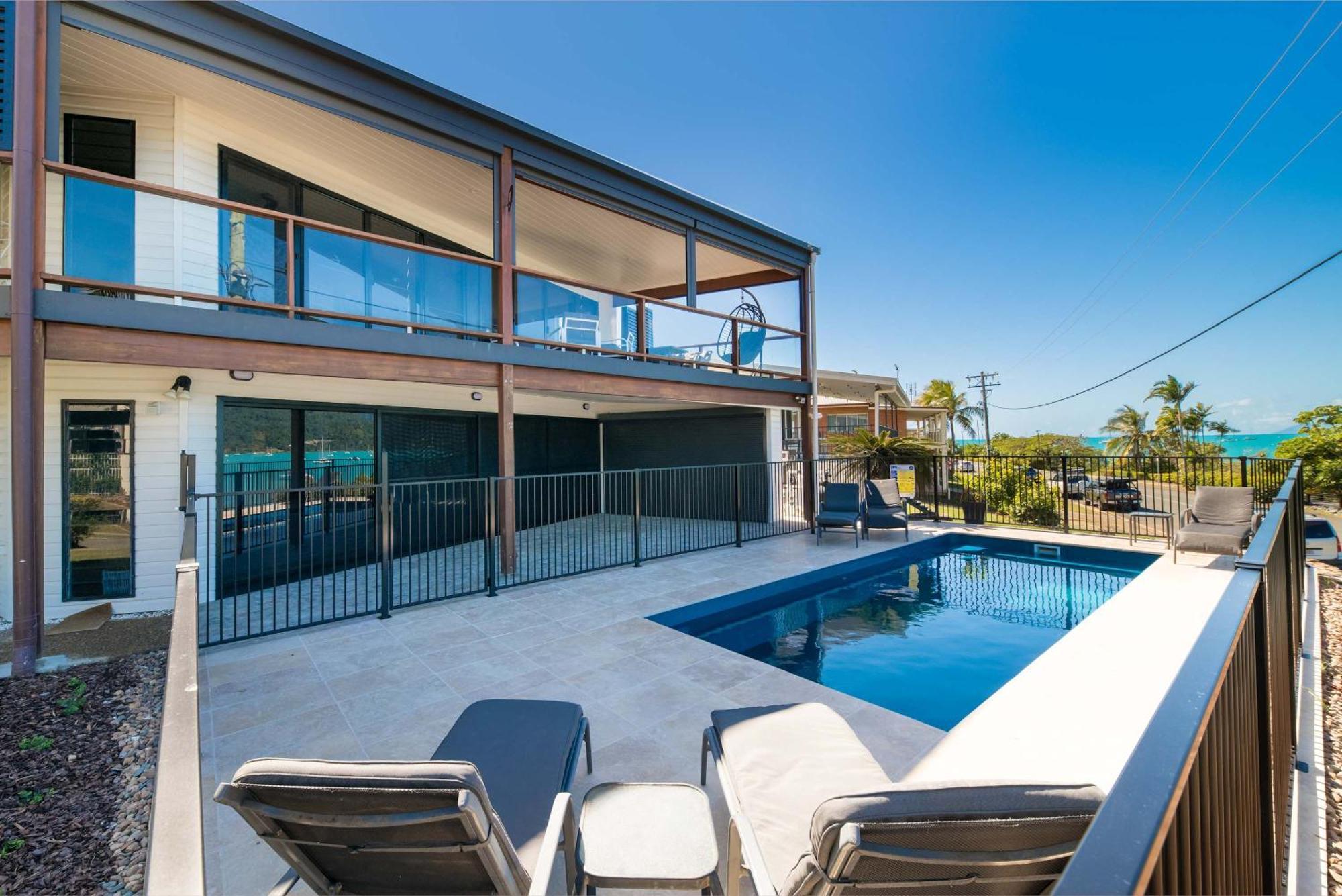 Day Dreaming - Mazlin House