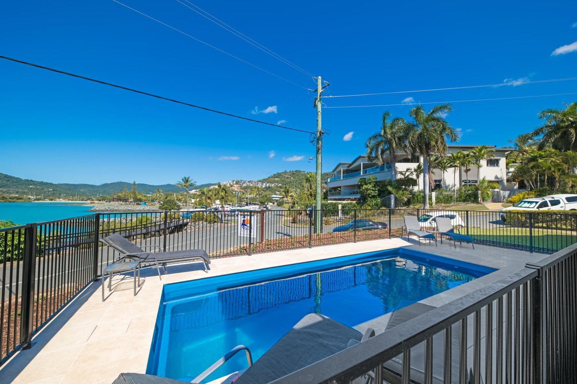 Day Dreaming - Mazlin House Airlie Beach