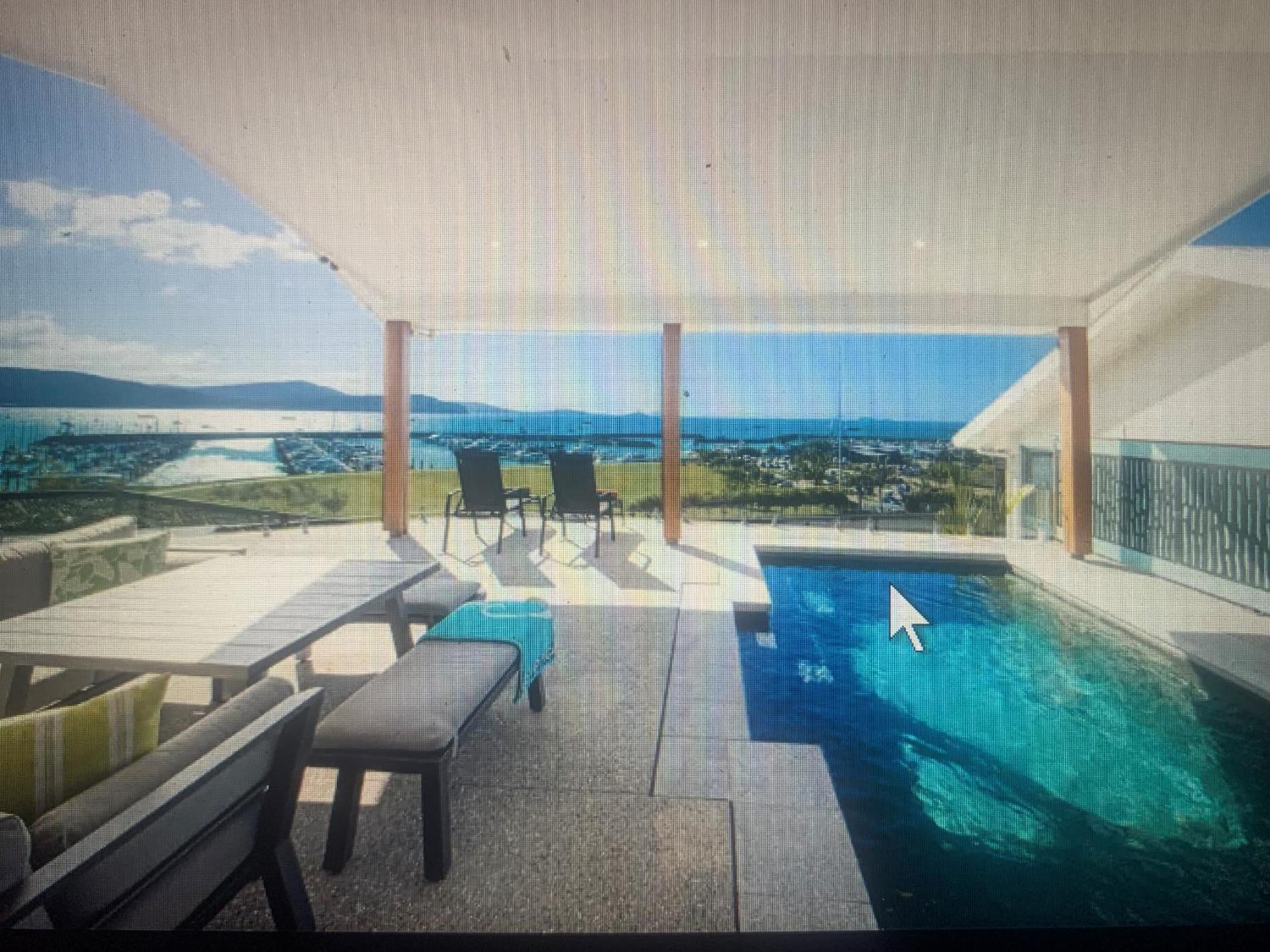 One Airlie - Beyond Comparison Holiday home