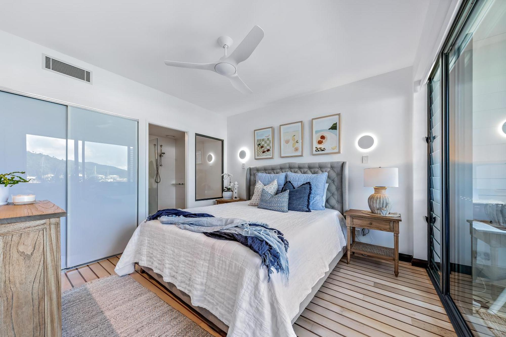 Apartment Airlie Breezes At The Boathouse *