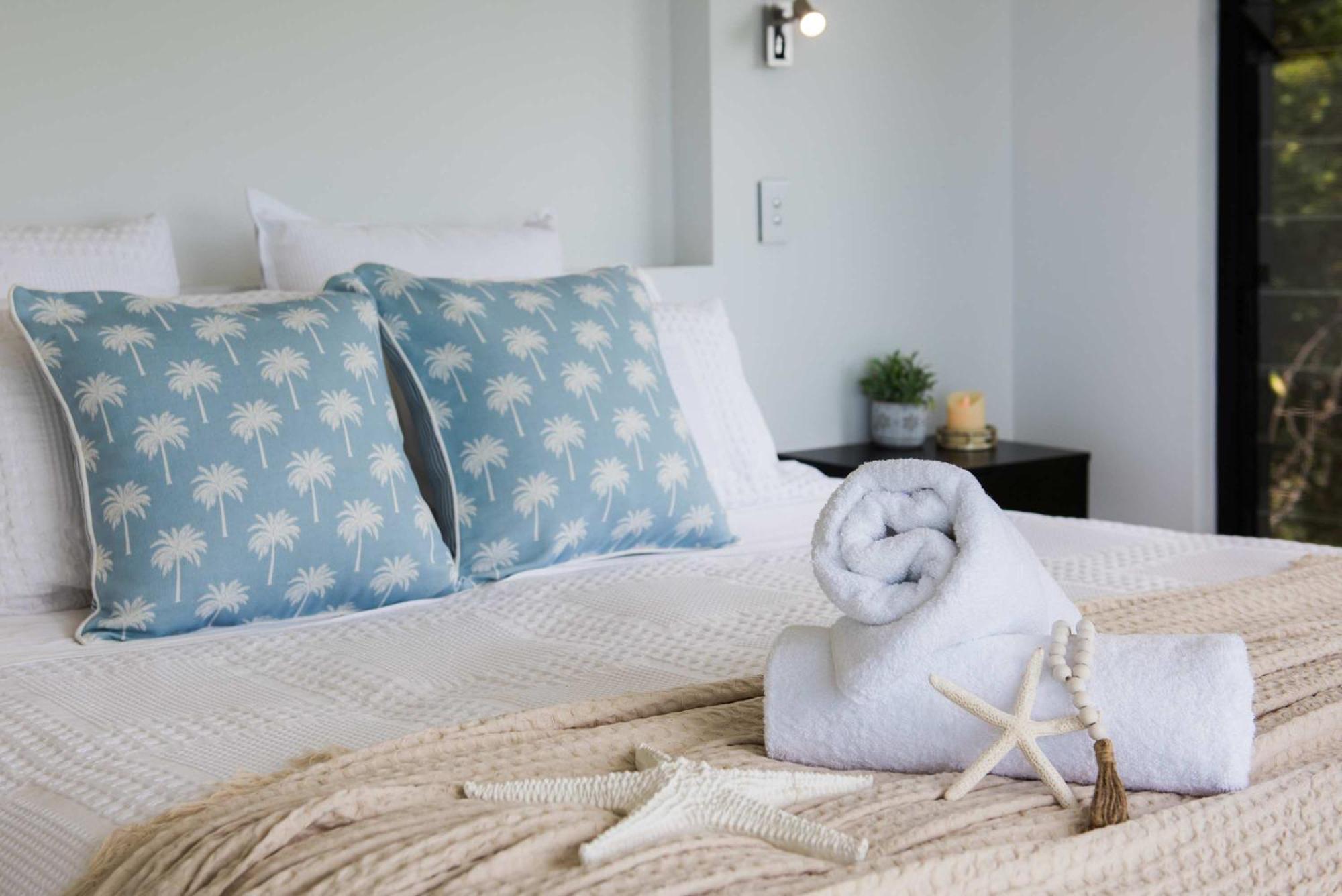 'nine Islands' Airlie Luxury With Ocean Views * Airlie Beach