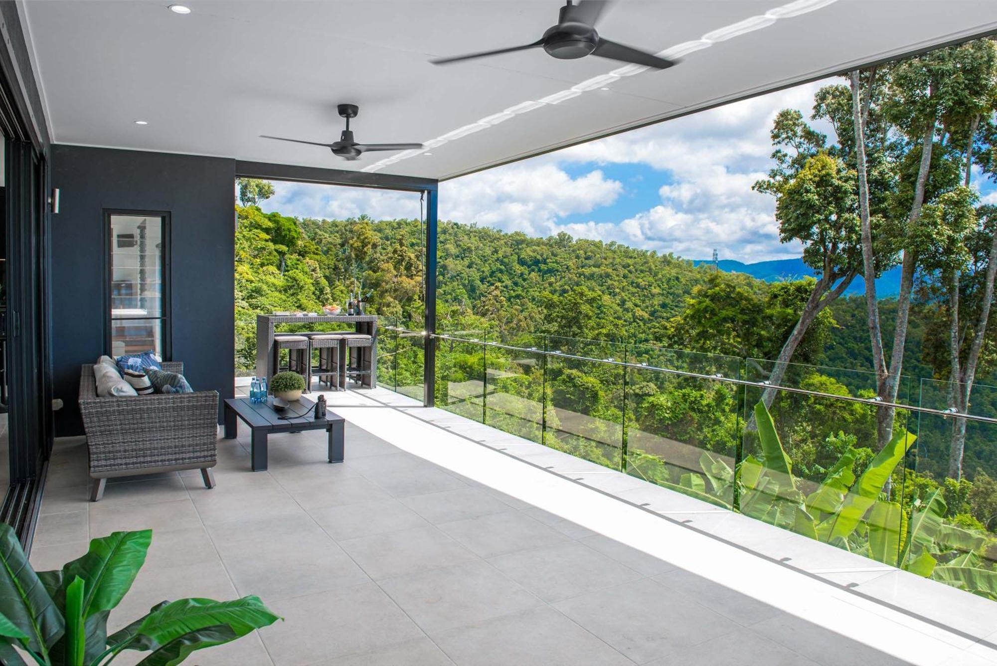 'nine Islands' Airlie Luxury With Ocean Views * Airlie Beach