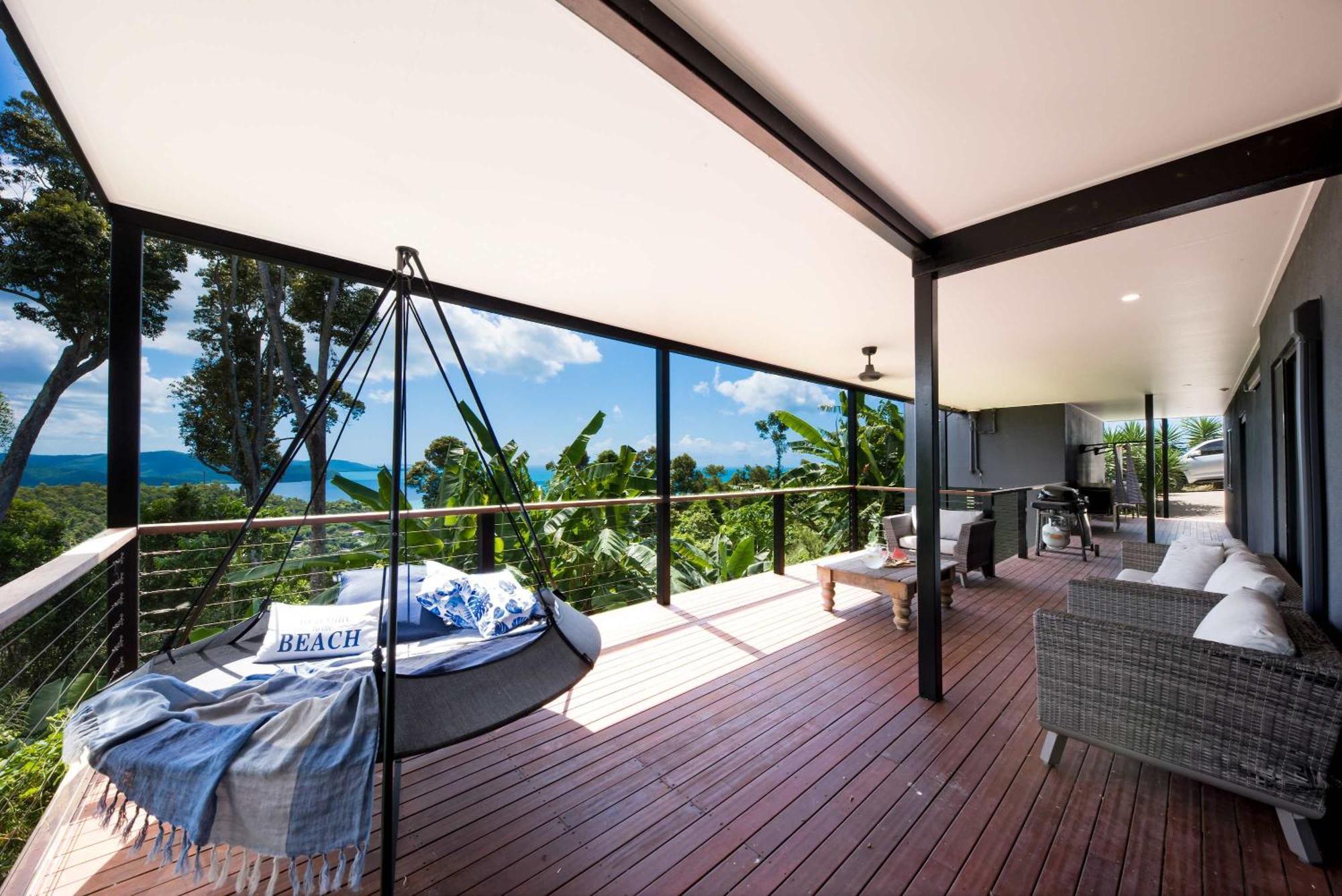 'nine Islands' Airlie Luxury With Ocean Views Holiday home Airlie Beach