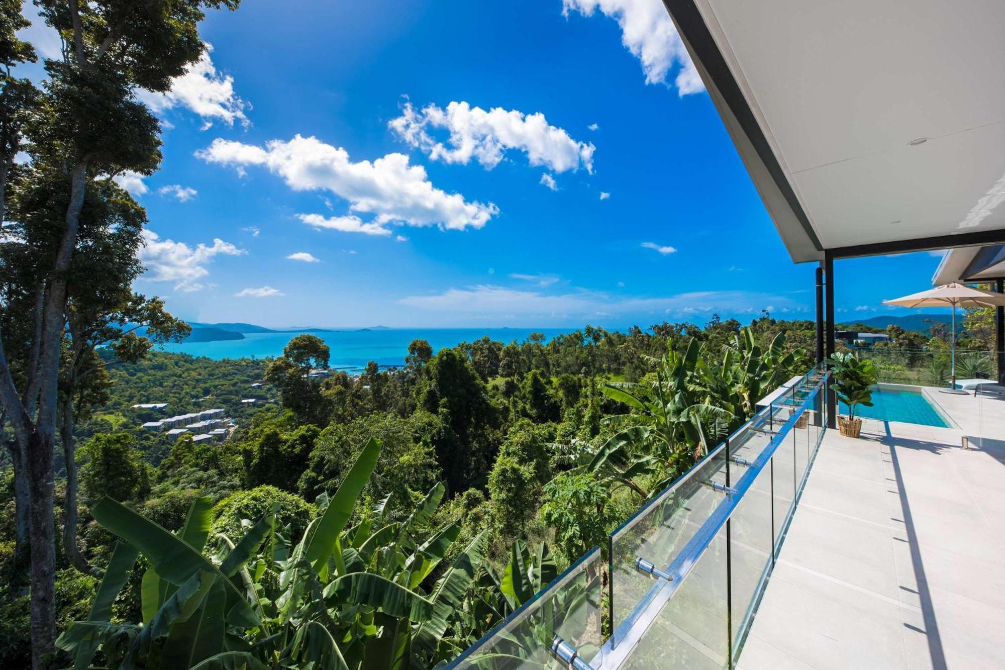 Holiday home 'nine Islands' Airlie Luxury With Ocean Views