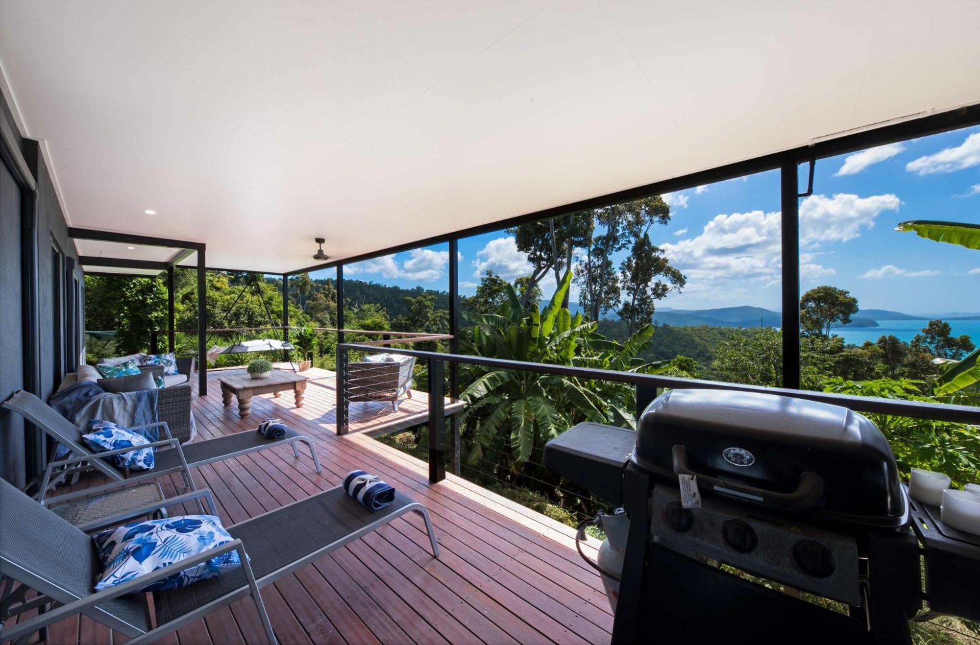 Holiday home 'nine Islands' Airlie Luxury With Ocean Views *