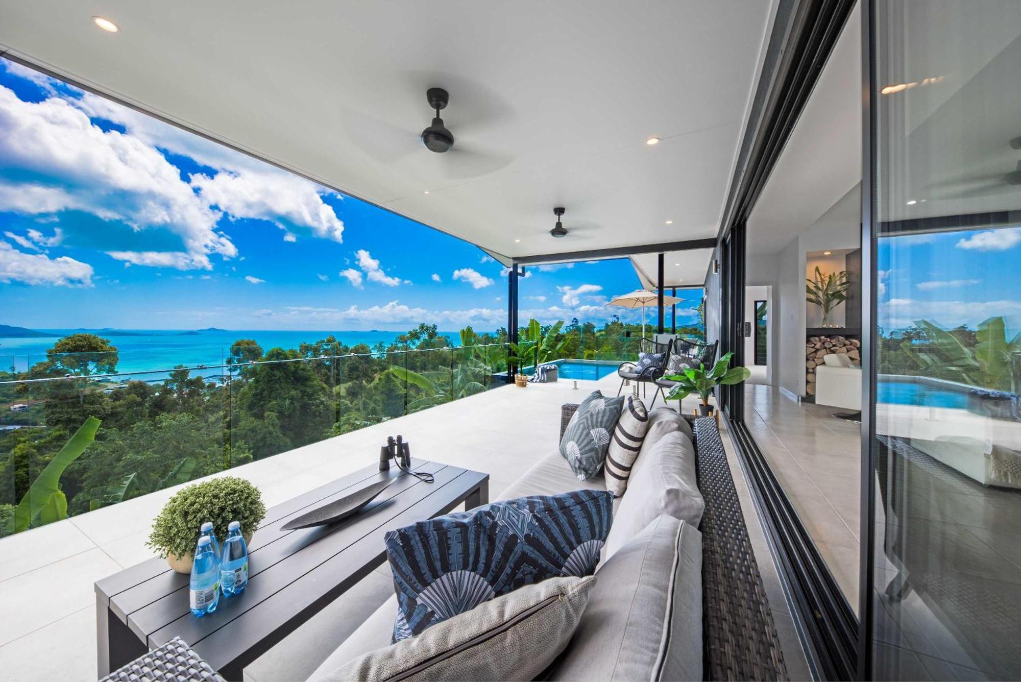 'nine Islands' Airlie Luxury With Ocean Views Holiday home Airlie Beach